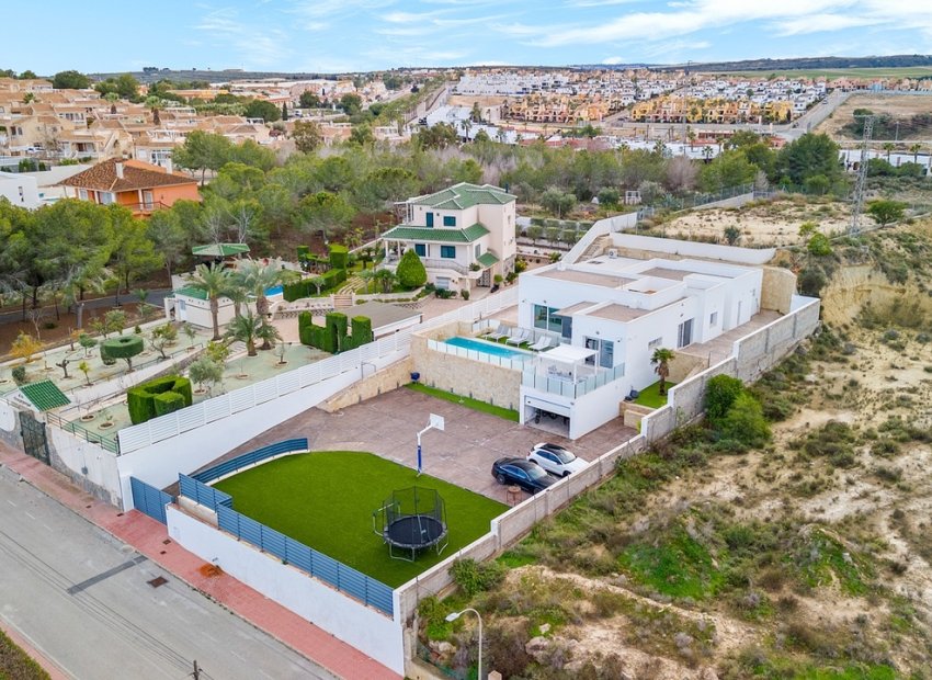 Resale - Villa -
Algorfa