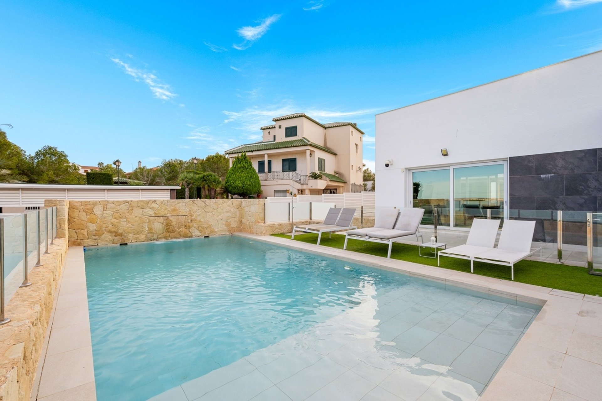 Resale - Villa -
Algorfa