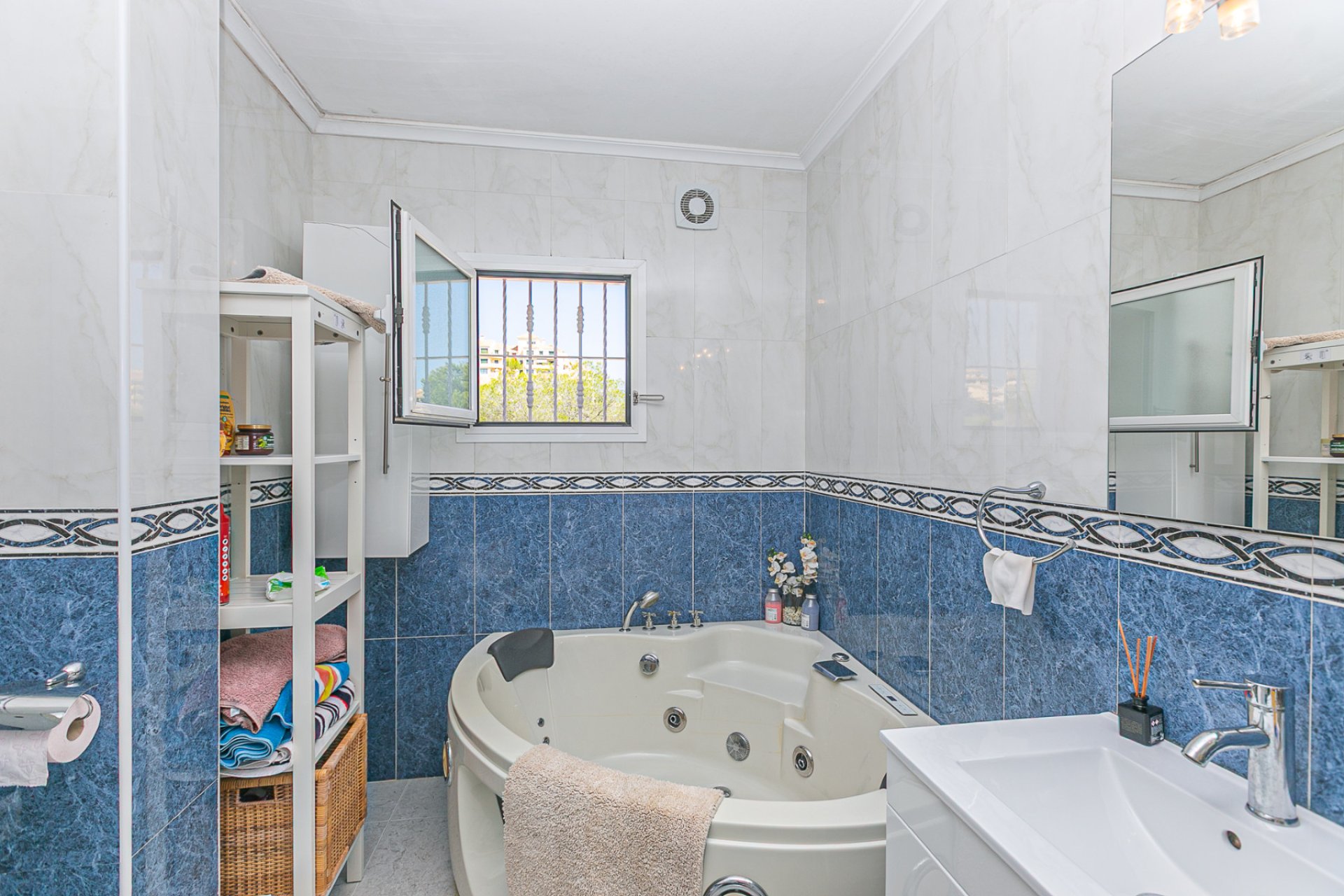 Resale - Villa -
Campoamor - Campoamor Golf