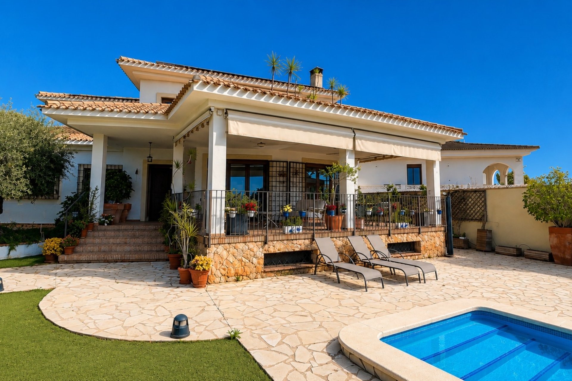 Resale - Villa -
Campoamor - Dehesa de Campoamor