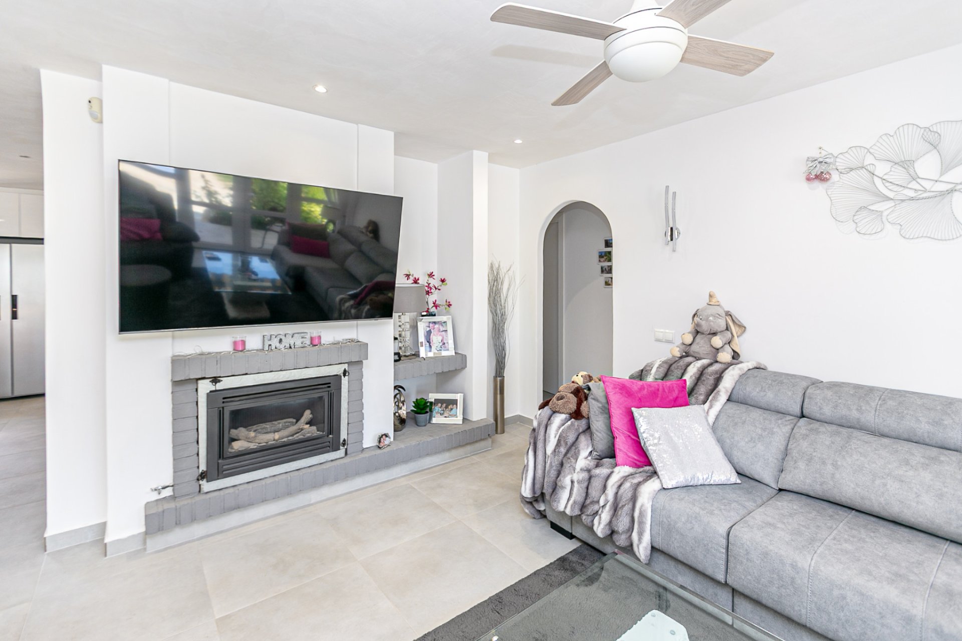 Resale - Villa -
Campoamor - Lomas de Don Juan