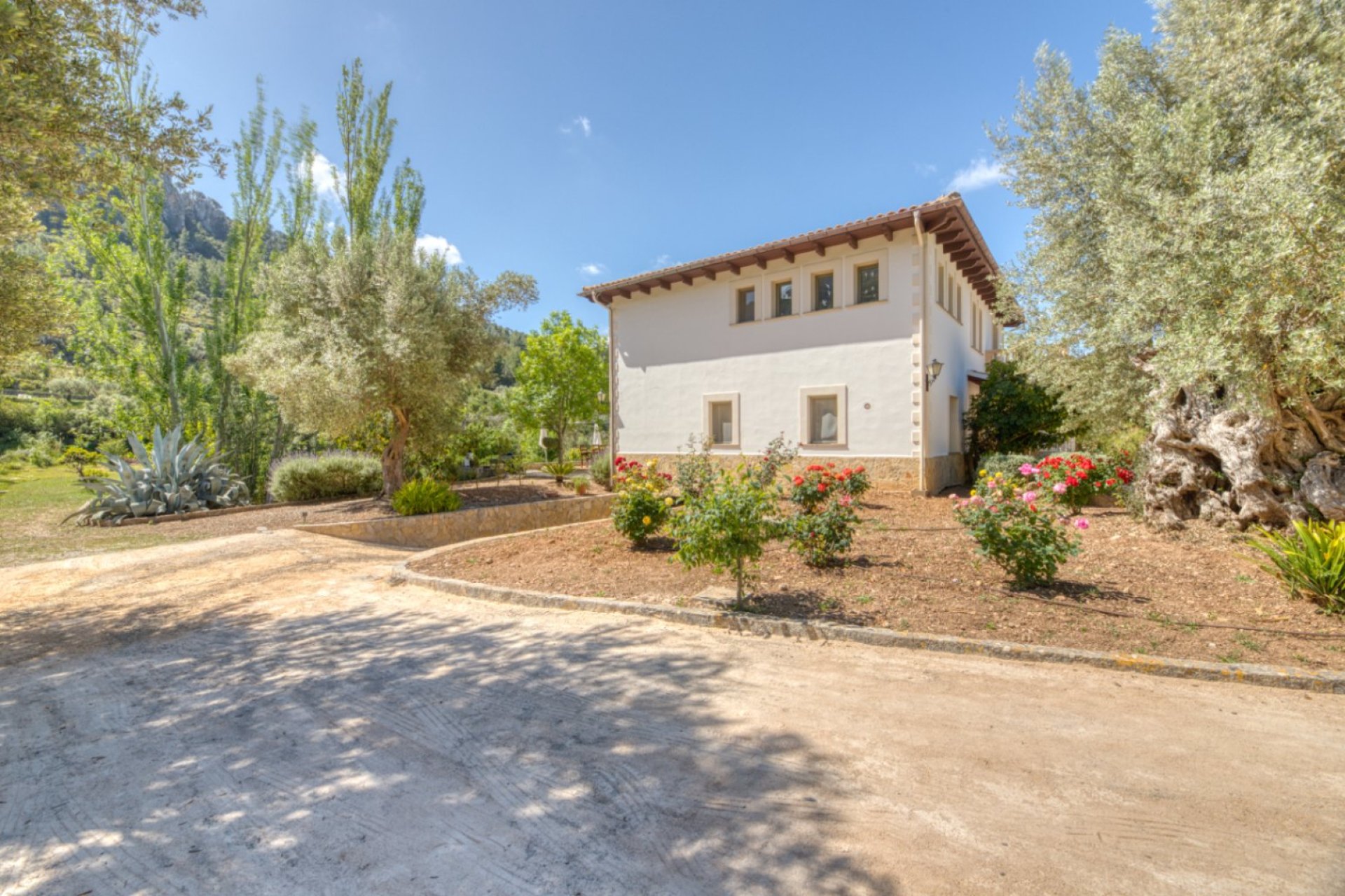 Resale - Villa -
Esporlas - Mallorca