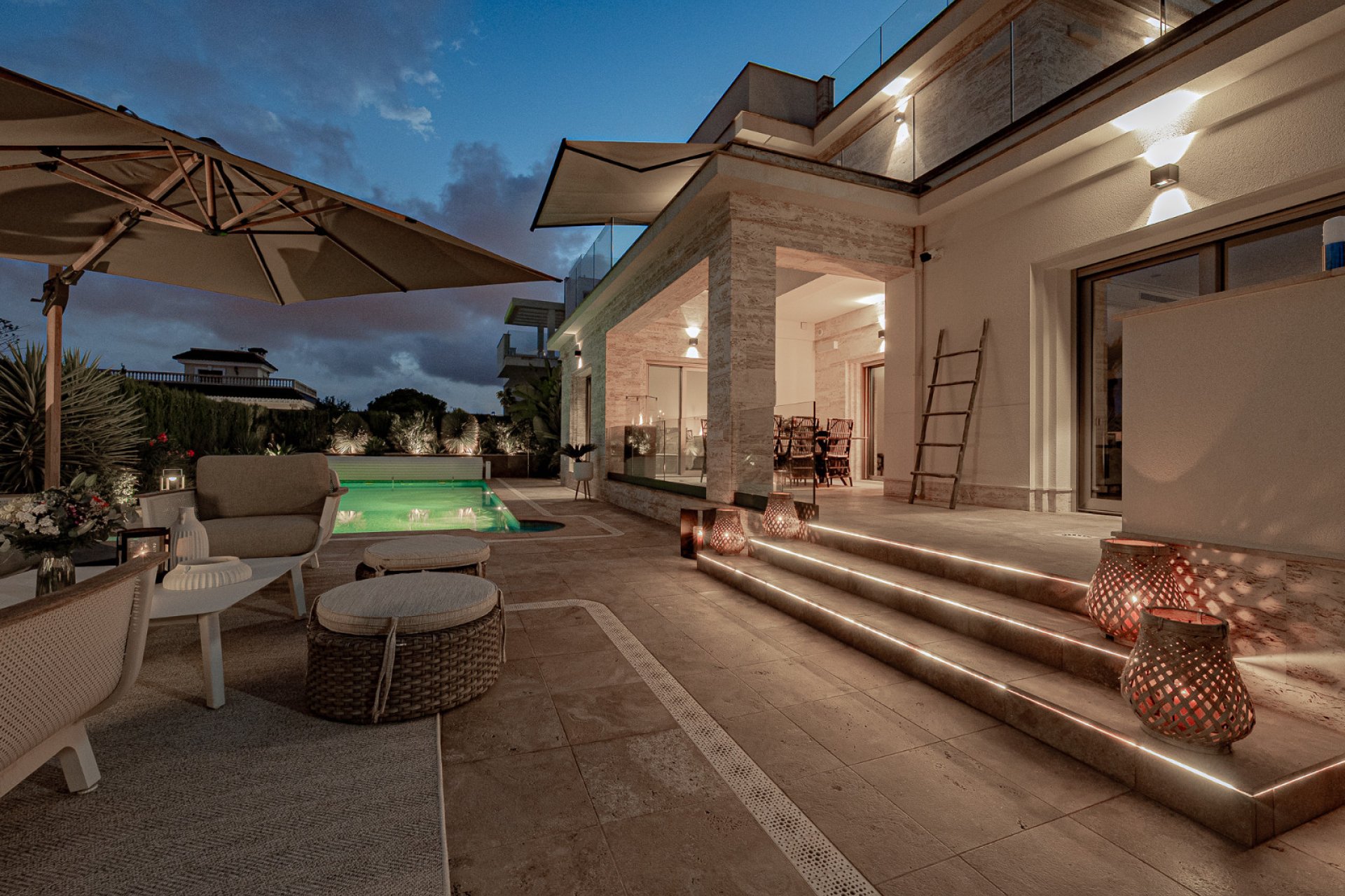 Resale - Villa -
La Zenia - Beachside