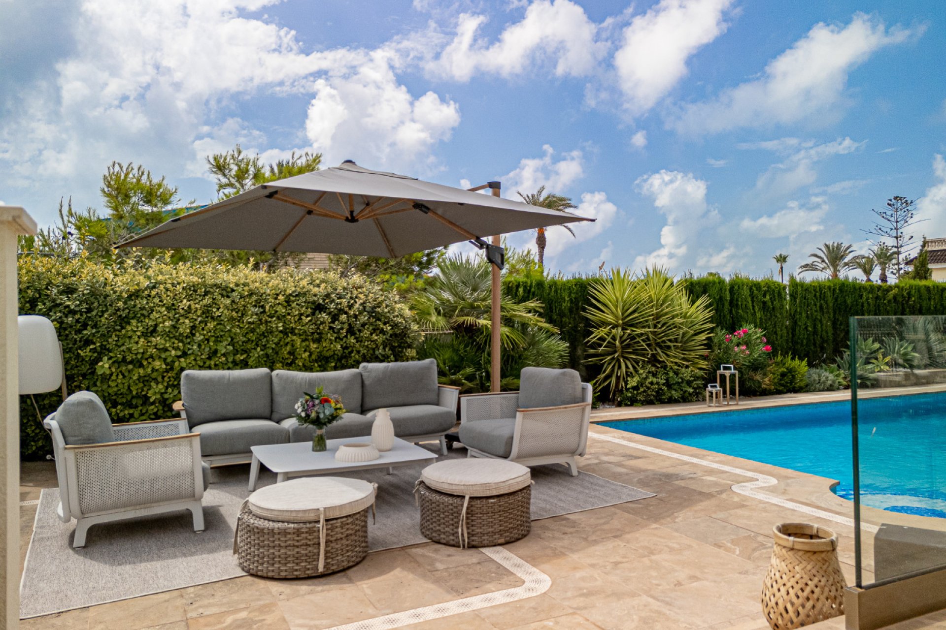 Resale - Villa -
La Zenia - Beachside