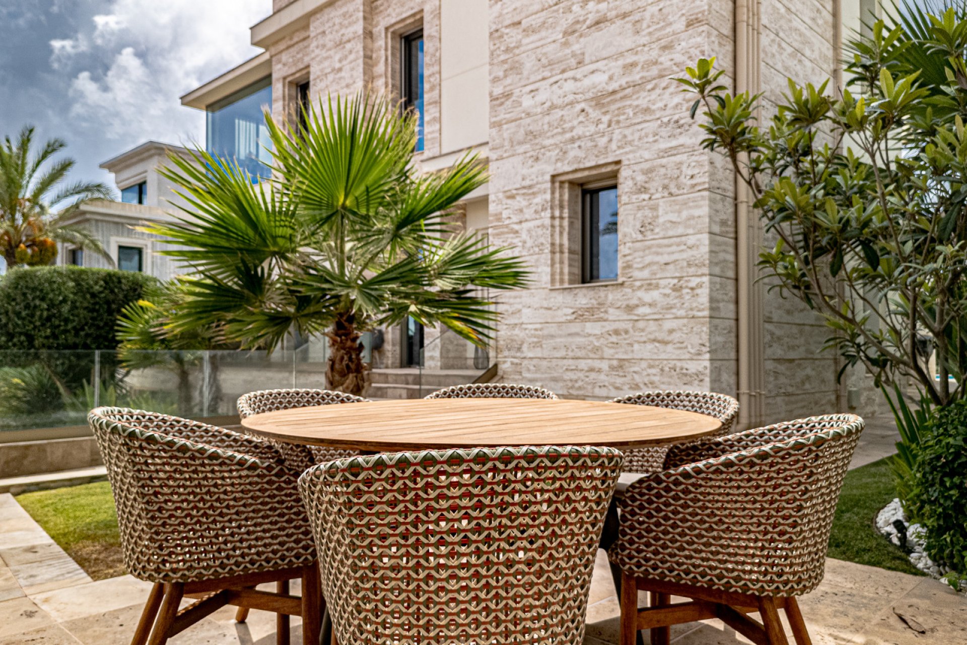 Resale - Villa -
La Zenia - Beachside