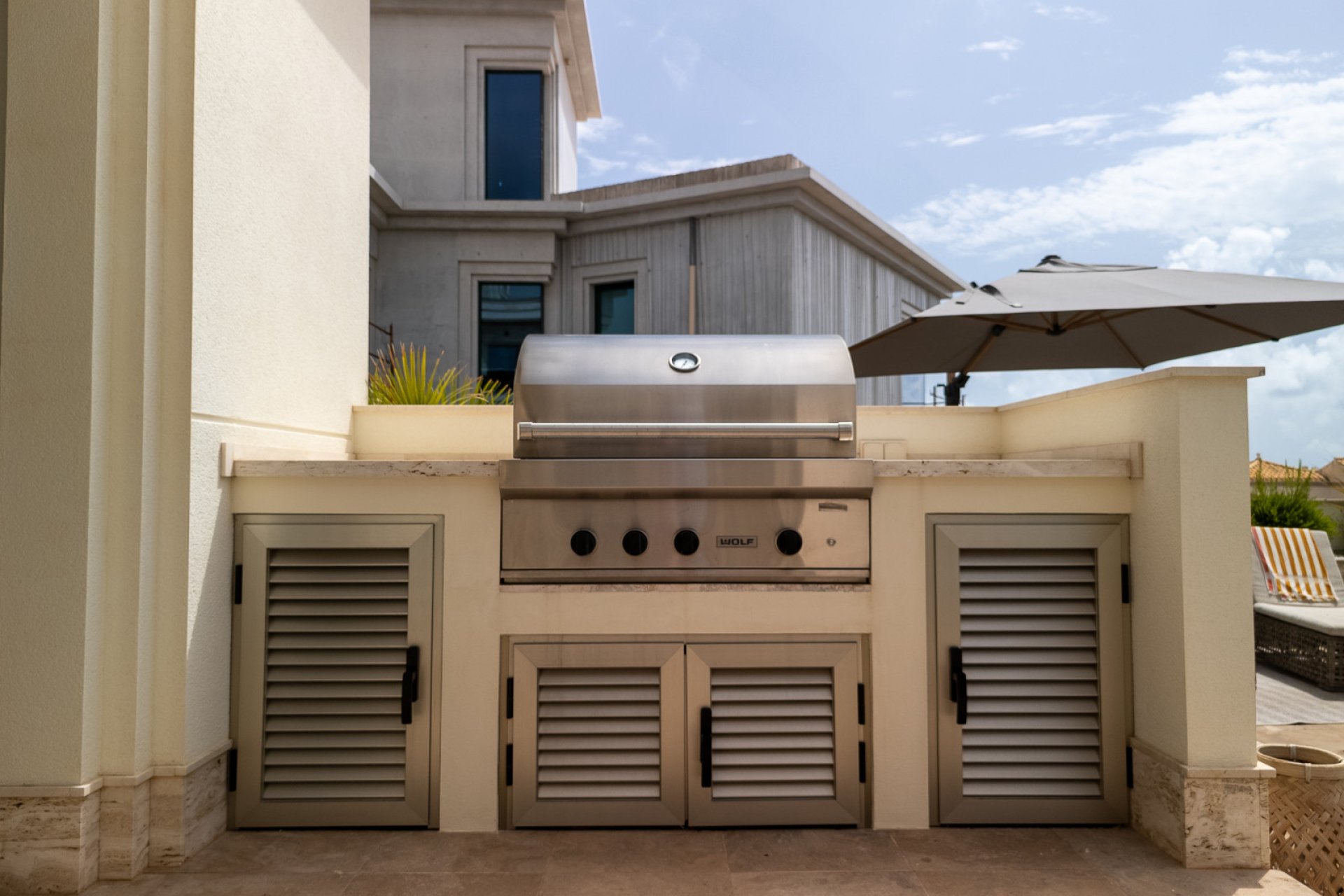 Resale - Villa -
La Zenia - Beachside