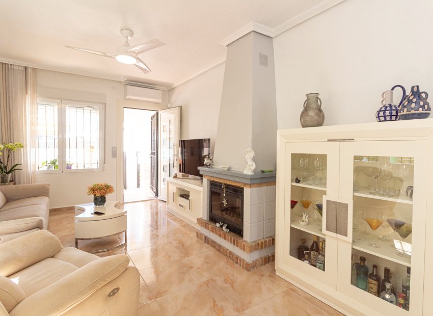 Resale - Villa -
La Zenia