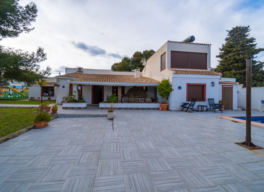 Resale - Villa -
Lomas de Cabo Roig