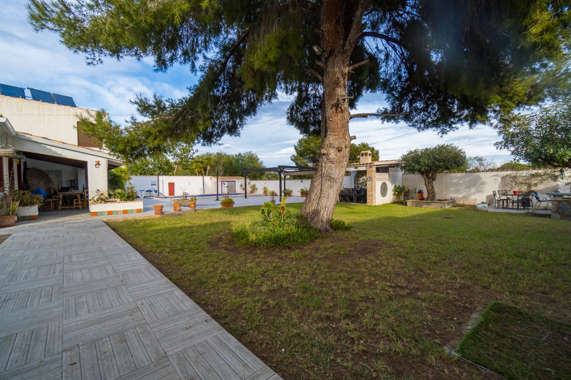 Resale - Villa -
Lomas de Cabo Roig