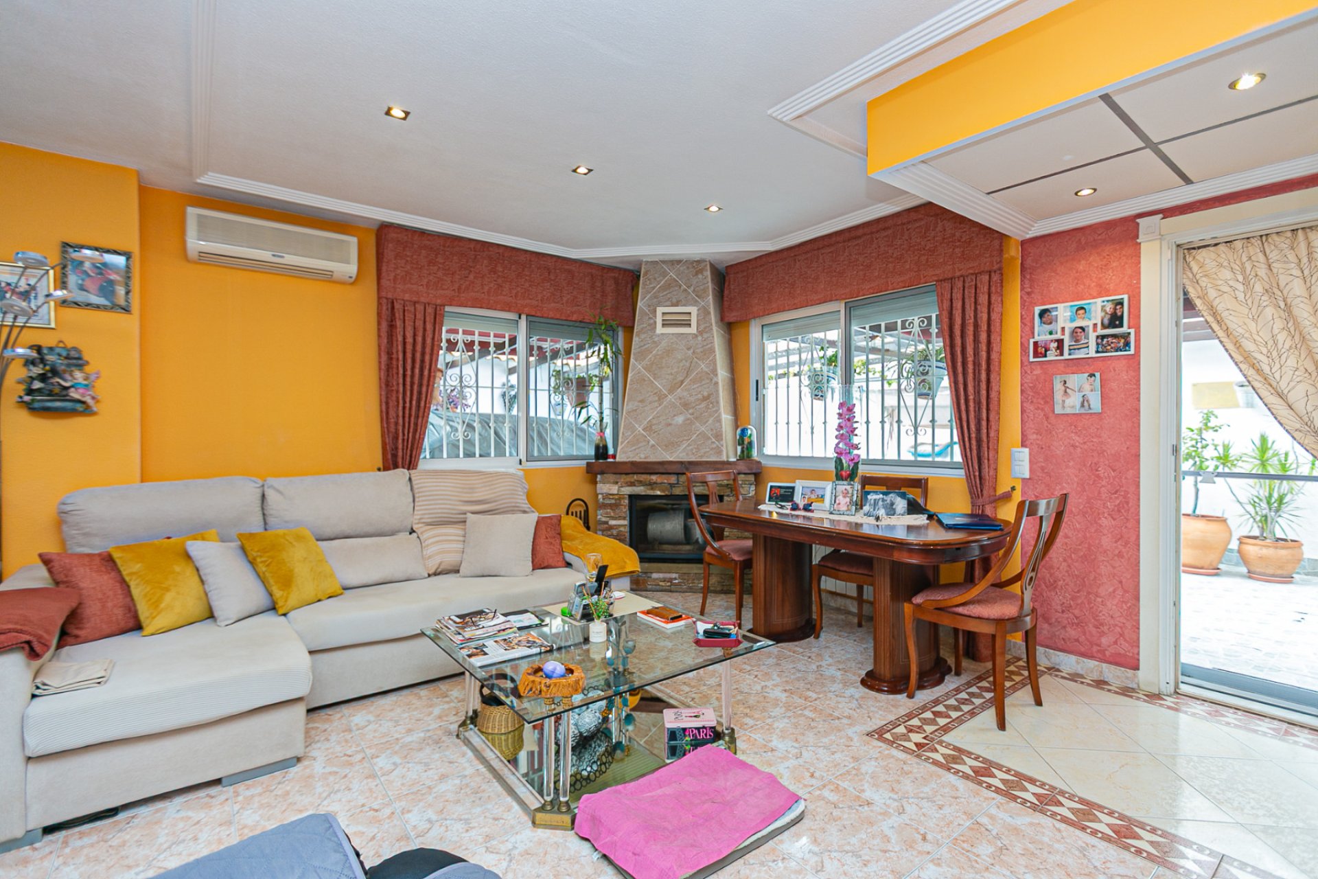 Resale - Villa -
Los Altos