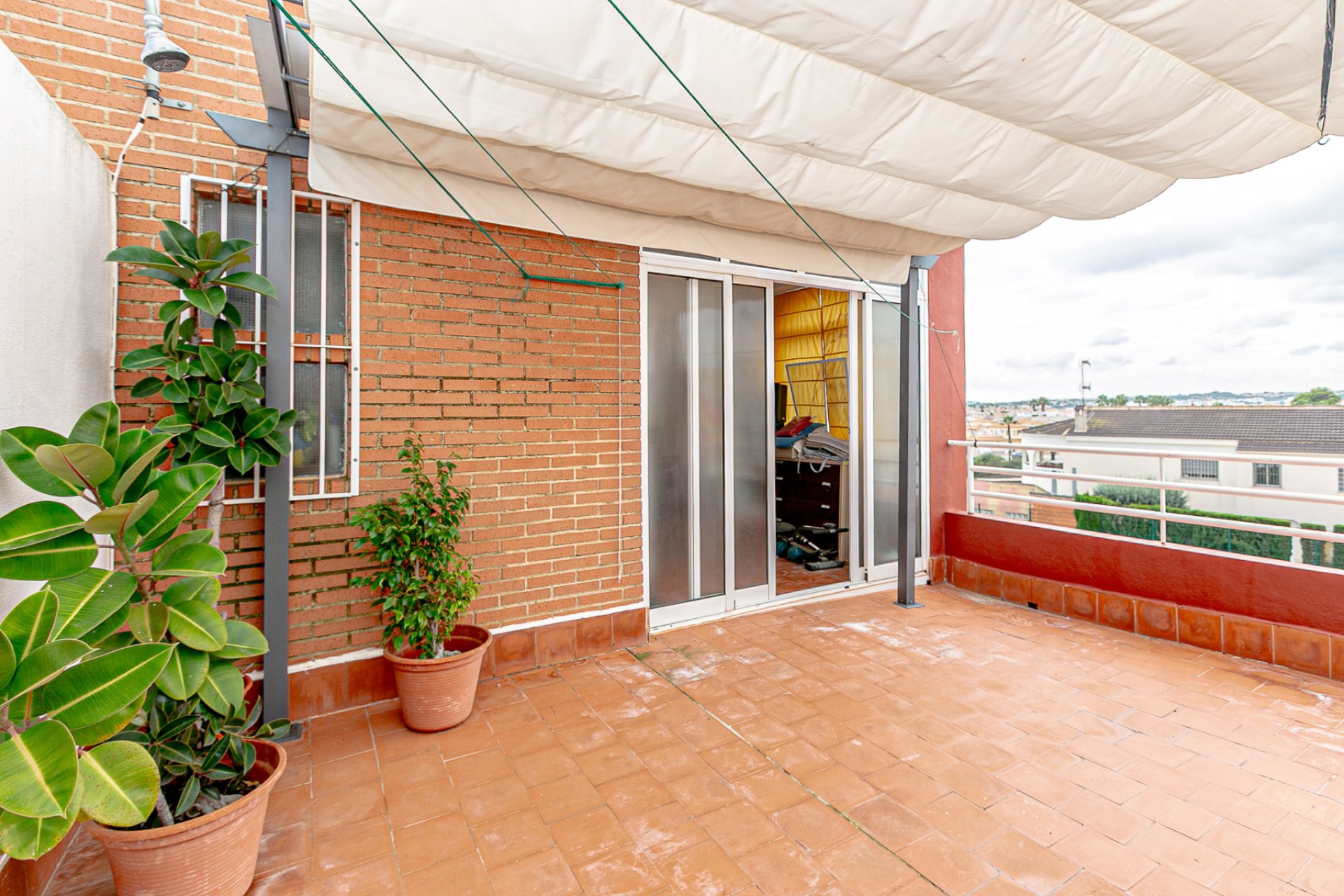 Resale - Villa -
Los Altos