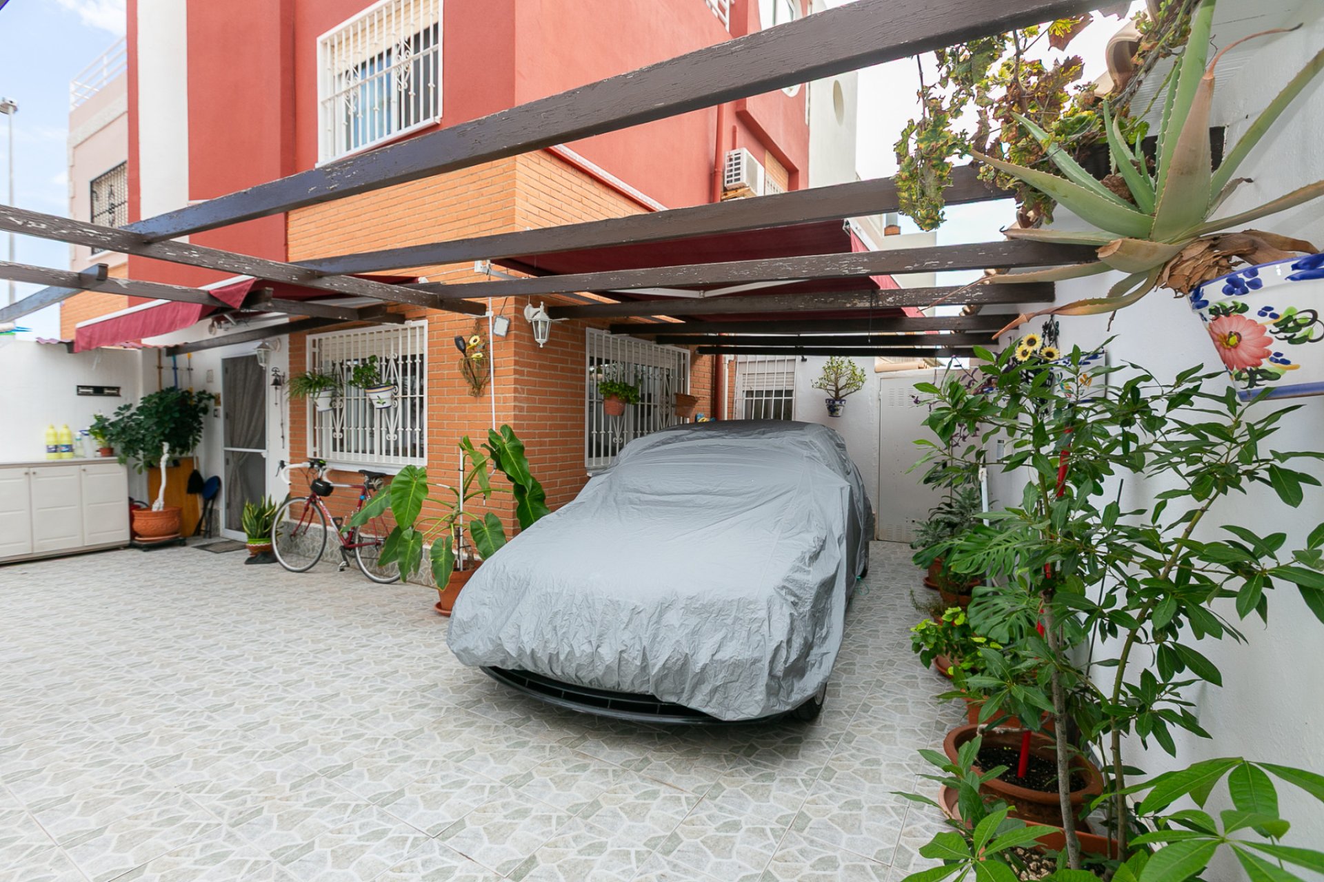 Resale - Villa -
Los Altos