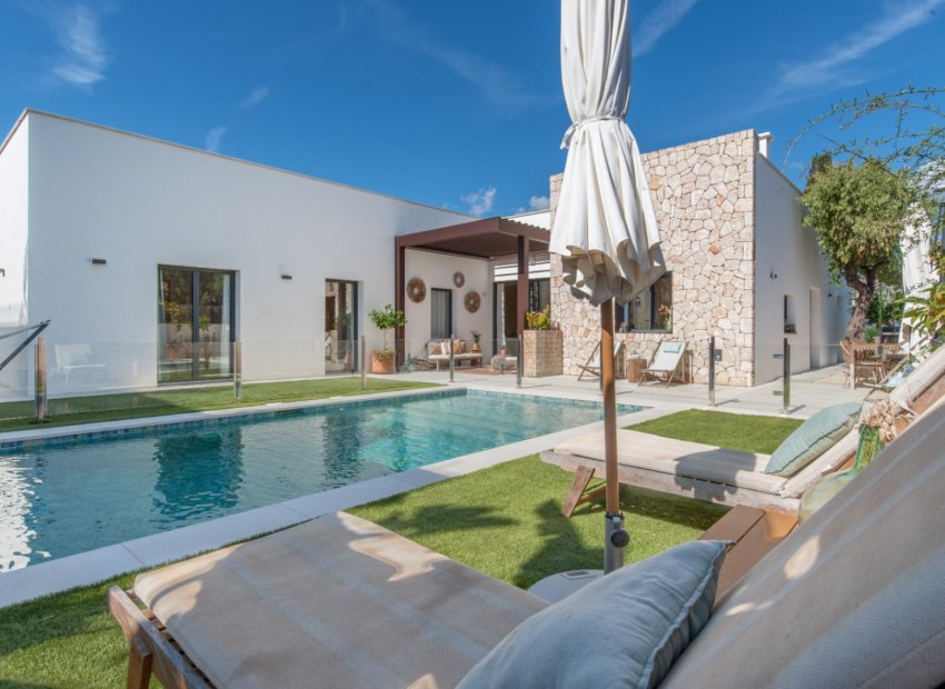Resale - Villa -
Marrachí - Mallorca
