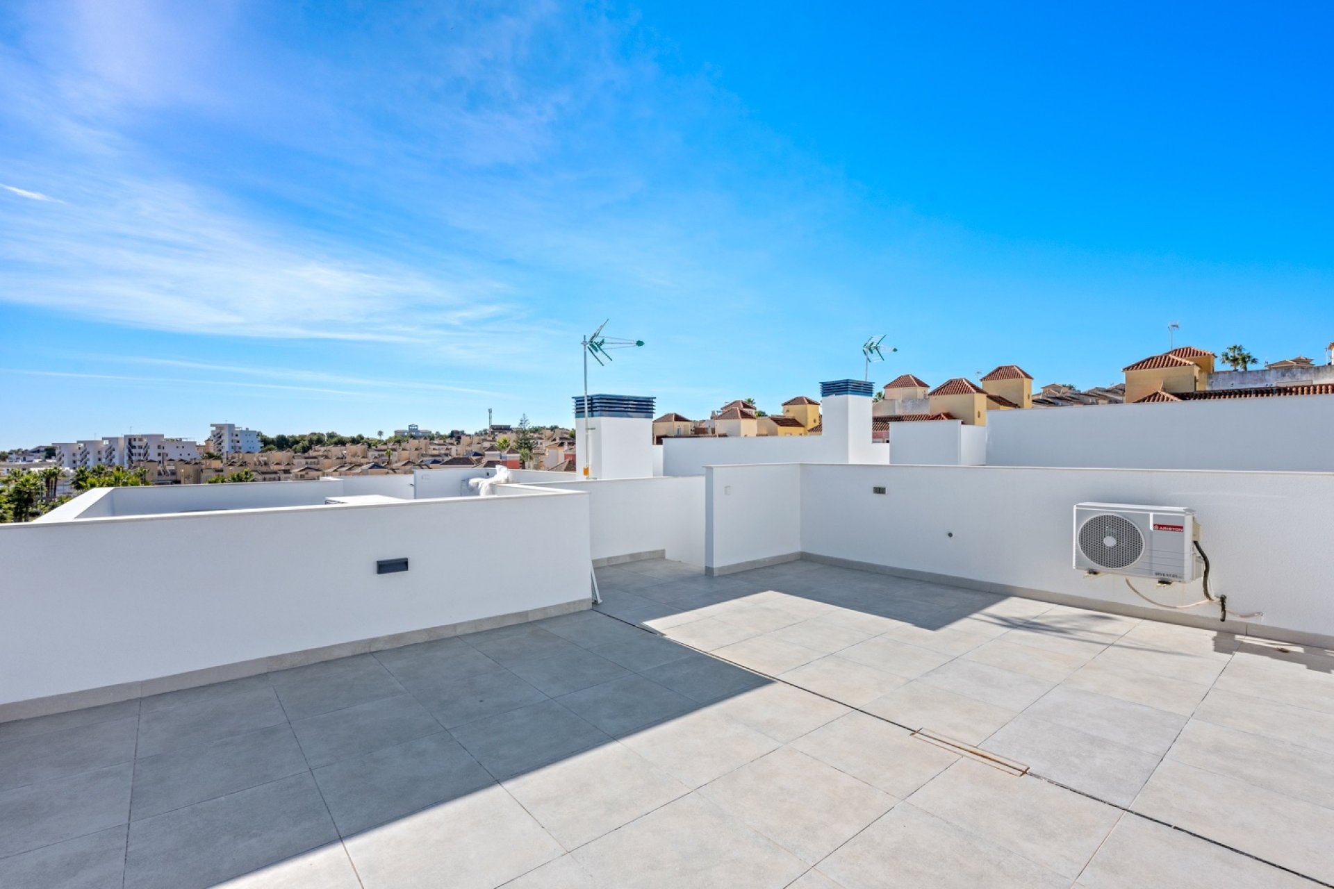 Resale - Villa -
Orihuela Costa - Blue Lagoon