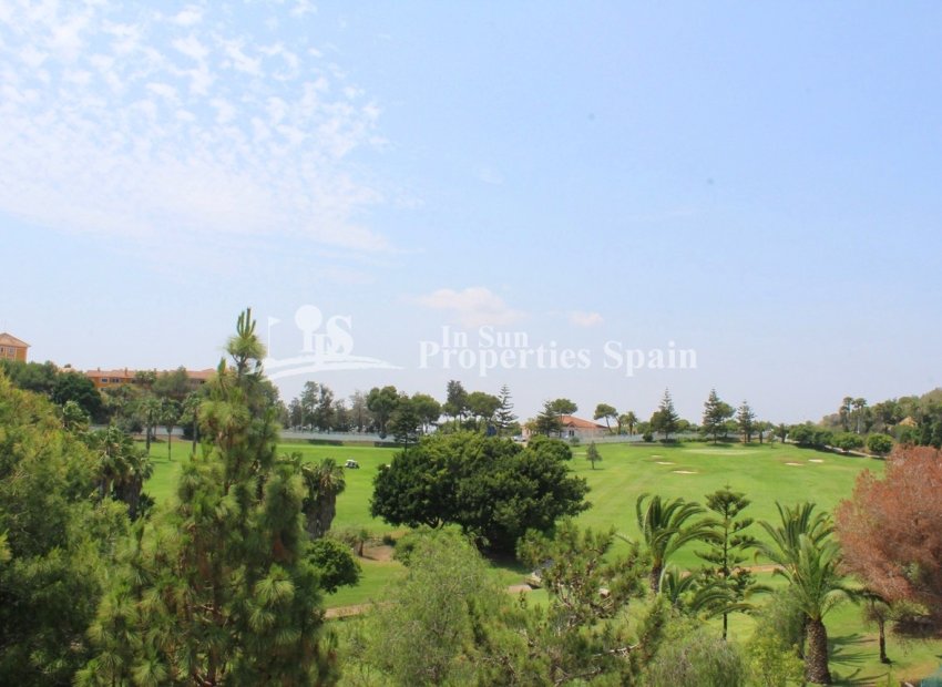 Resale - Villa -
Orihuela Costa - Campoamor Golf