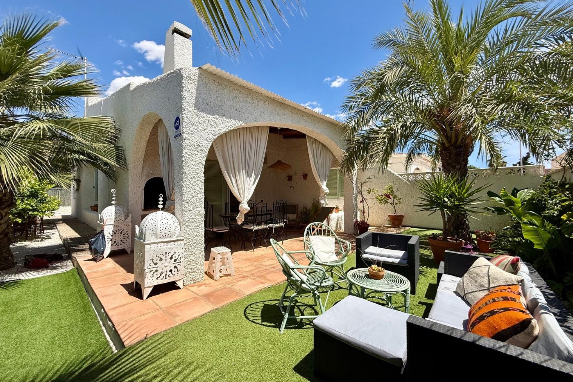 Resale - Villa -
Orihuela Costa - Campoamor