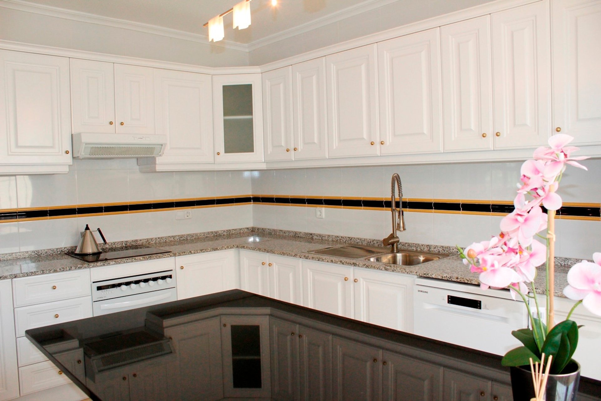 Resale - Villa -
Orihuela Costa - Campoamor