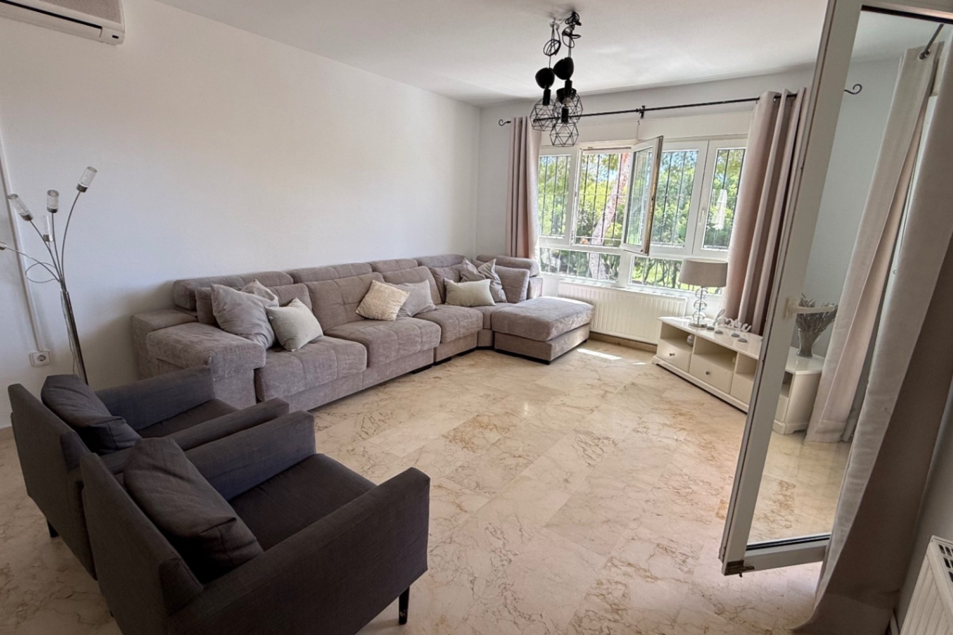 Resale - Villa -
Orihuela Costa - Costa Blanca Sur