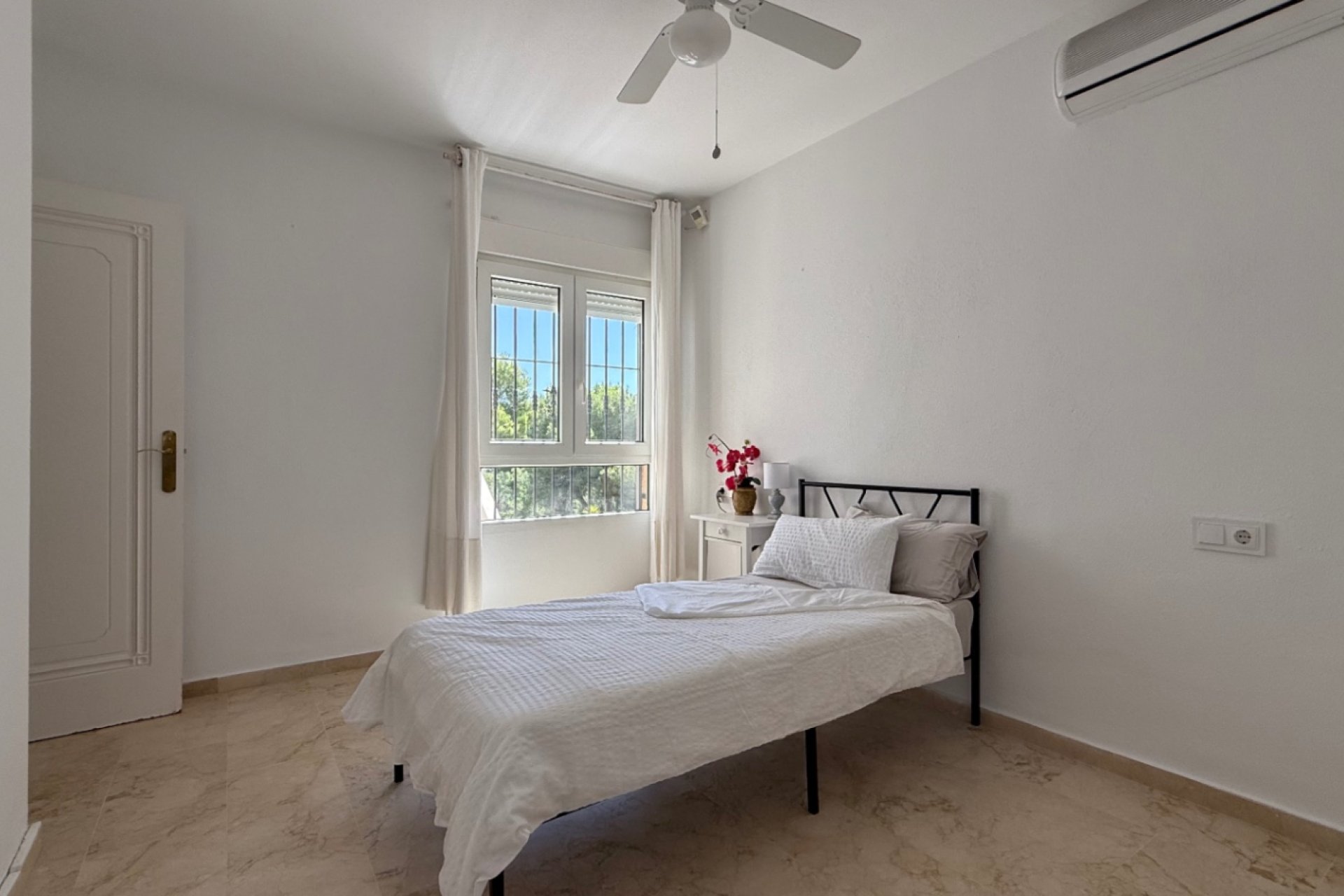 Resale - Villa -
Orihuela Costa - Costa Blanca Sur