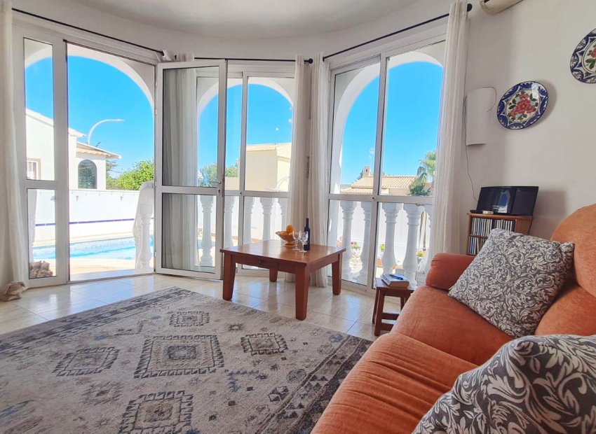 Resale - Villa -
Orihuela Costa - La Florida