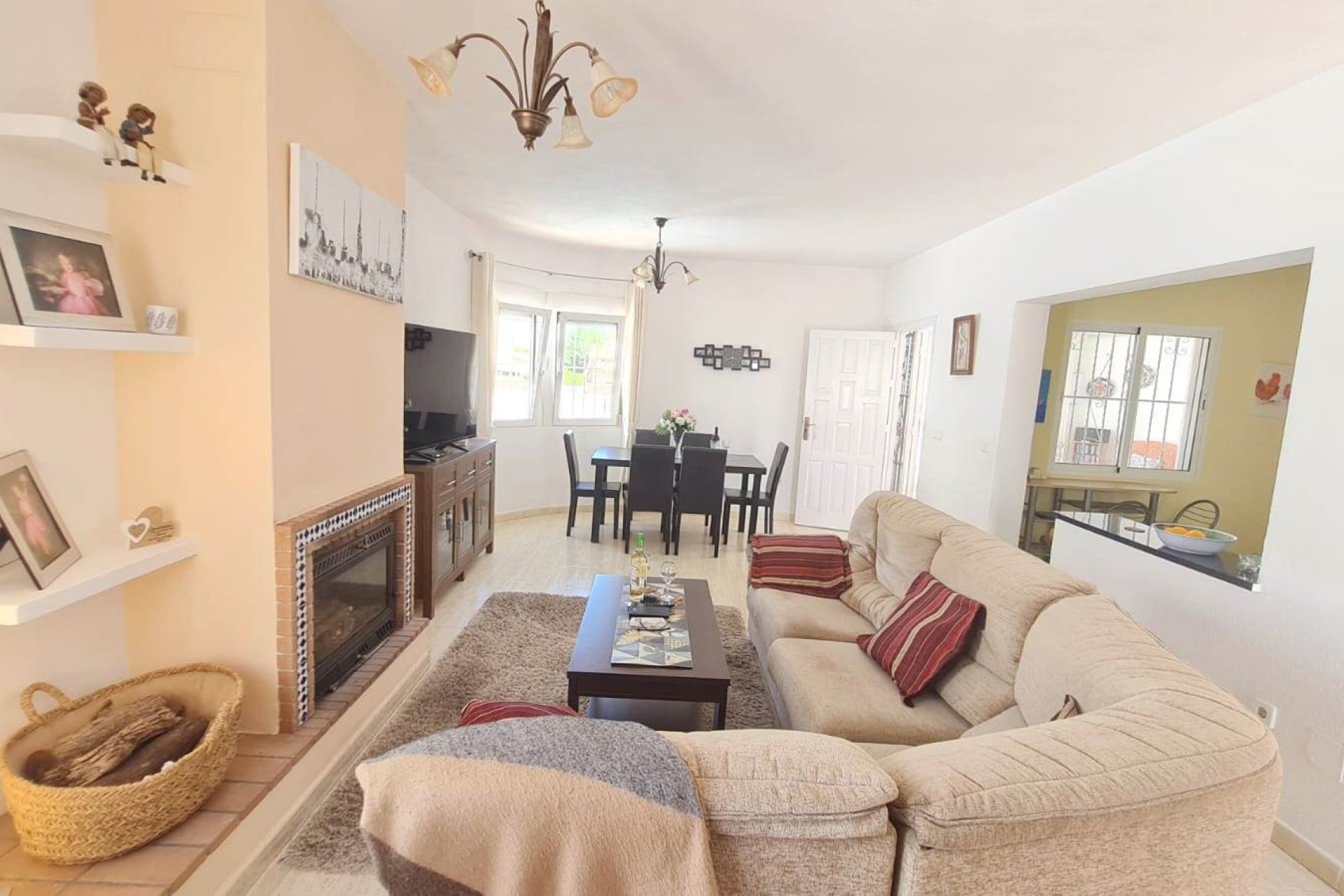 Resale - Villa -
Orihuela Costa - La Florida