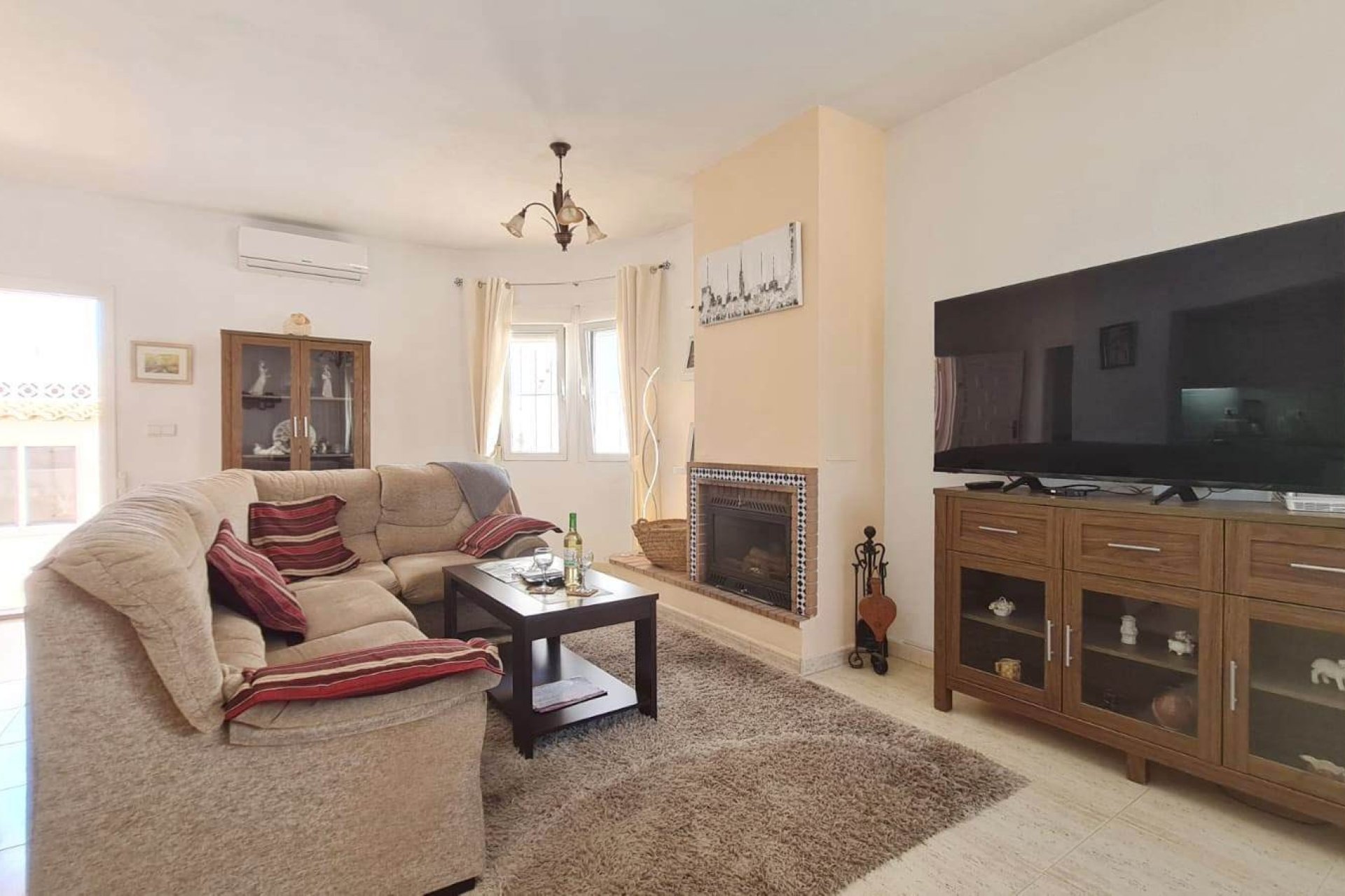 Resale - Villa -
Orihuela Costa - La Florida