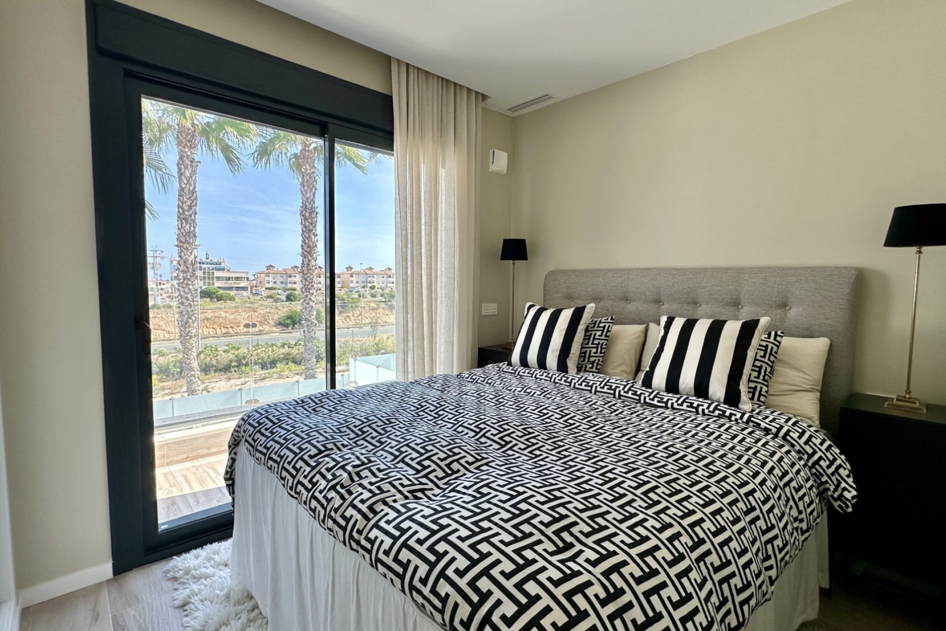 Resale - Villa -
Orihuela Costa - Lomas de Cabo Roig