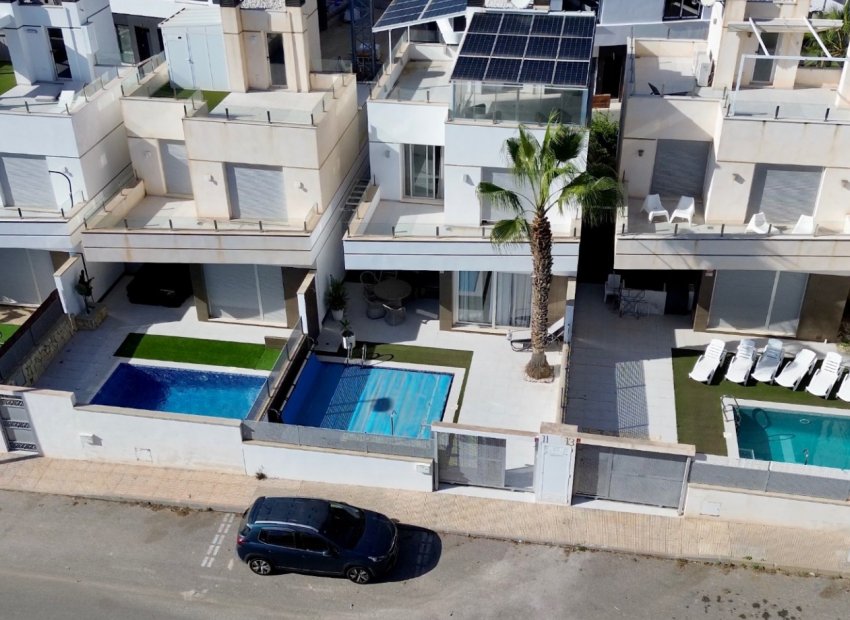 Resale - Villa -
Orihuela Costa - Lomas de Cabo Roig