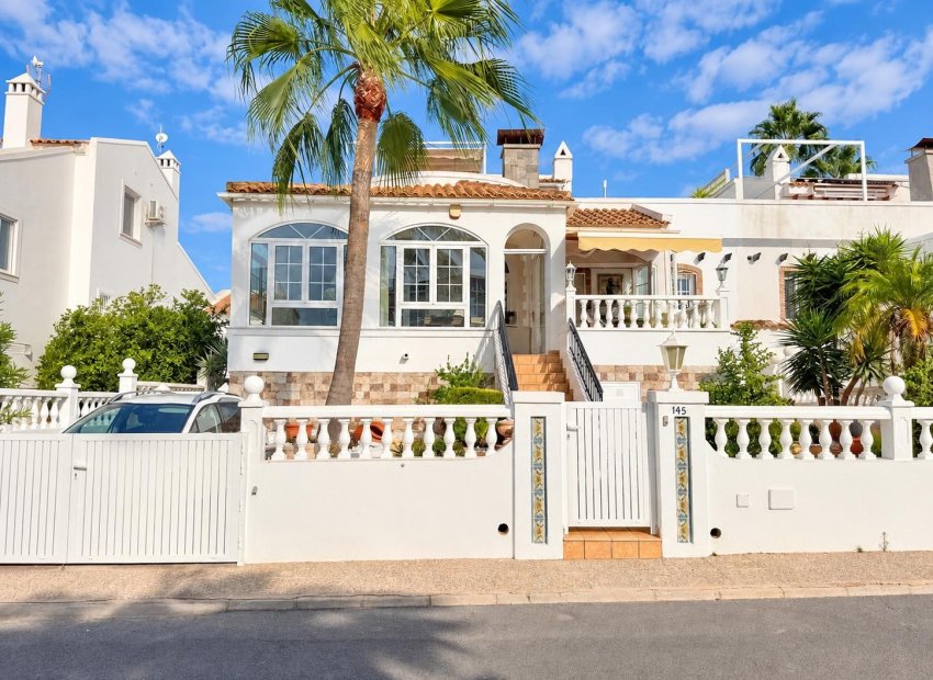 Resale - Villa -
Orihuela Costa - Lomas de Cabo Roig