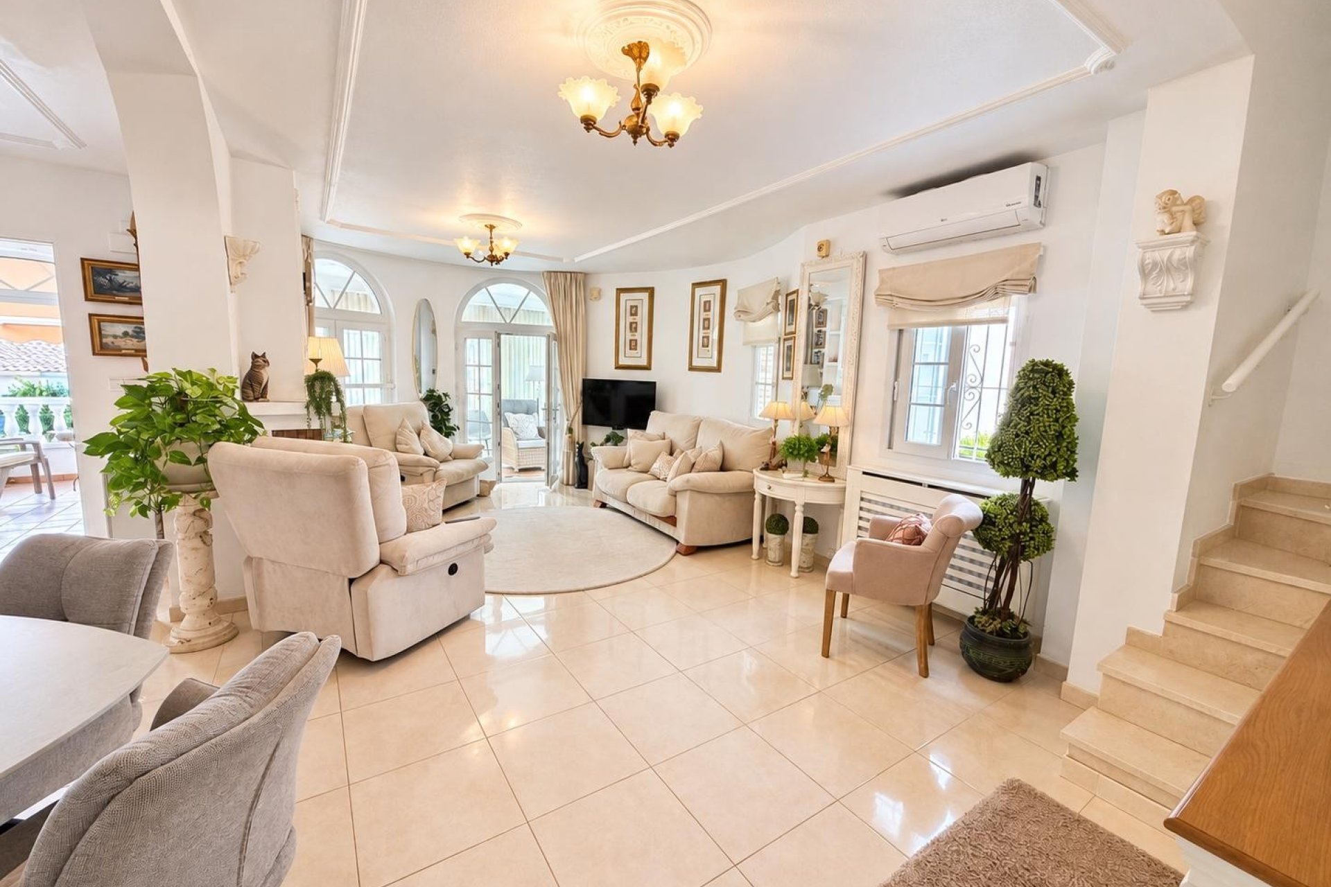 Resale - Villa -
Orihuela Costa - Lomas de Cabo Roig