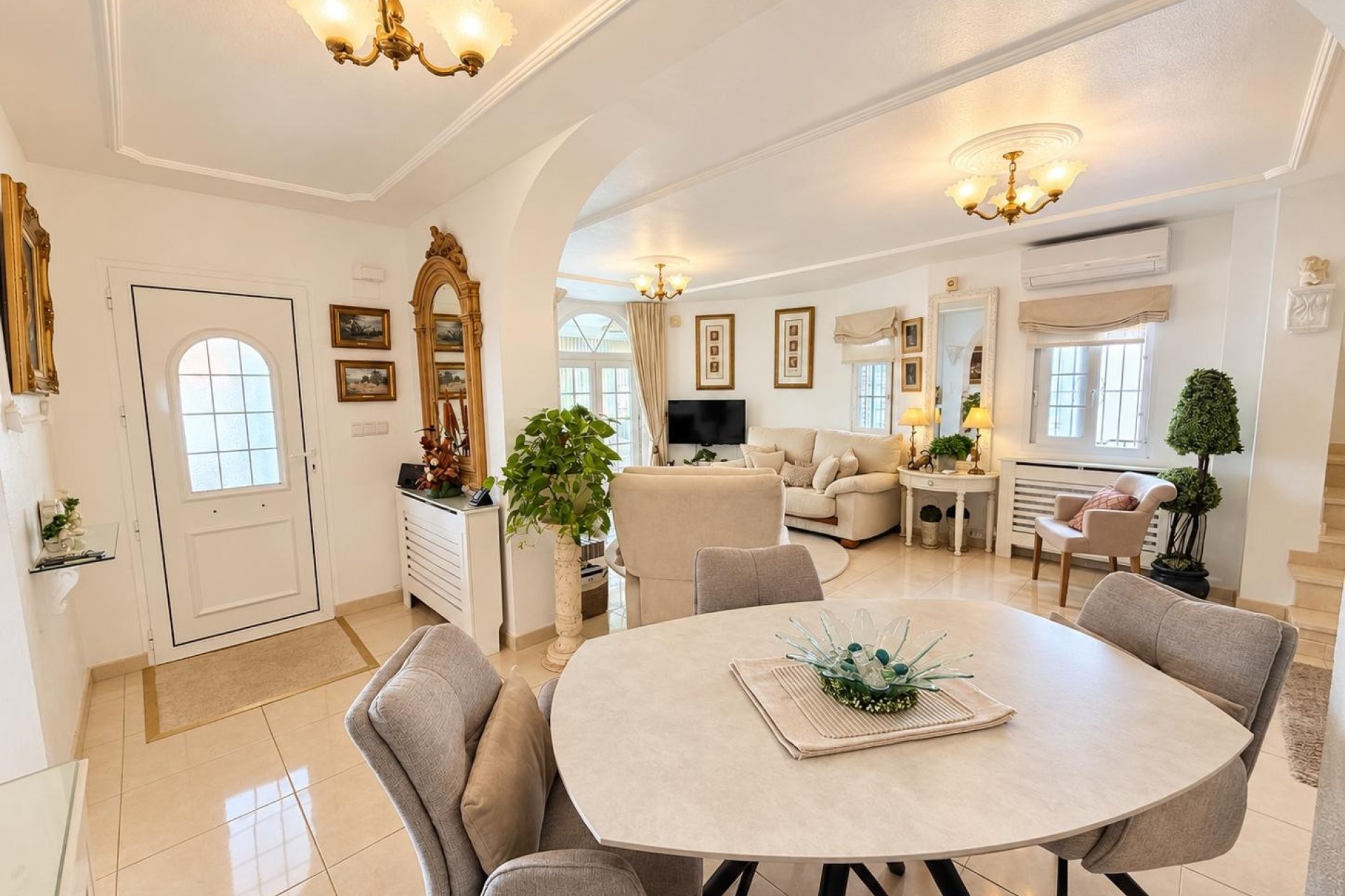 Resale - Villa -
Orihuela Costa - Lomas de Cabo Roig