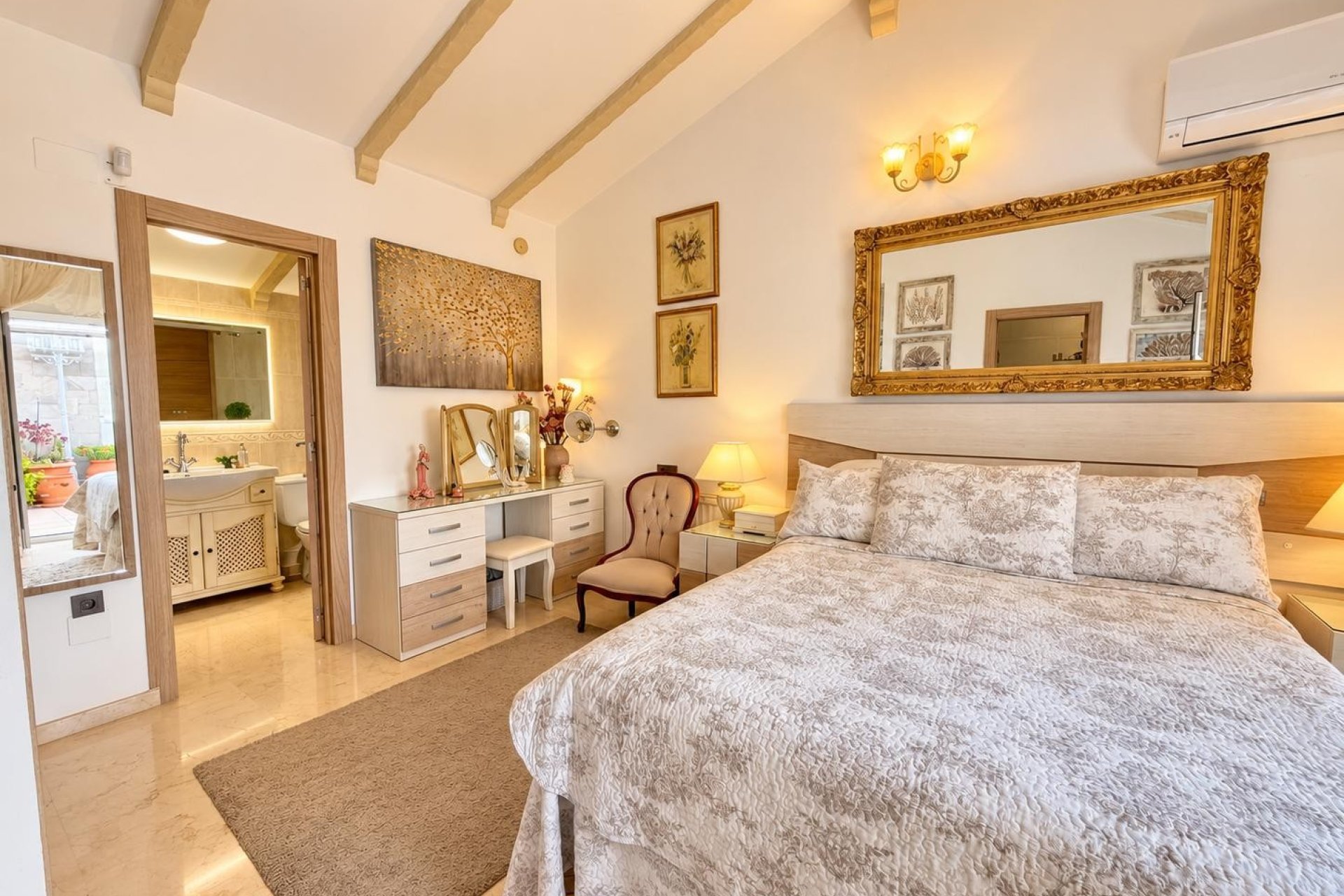 Resale - Villa -
Orihuela Costa - Lomas de Cabo Roig