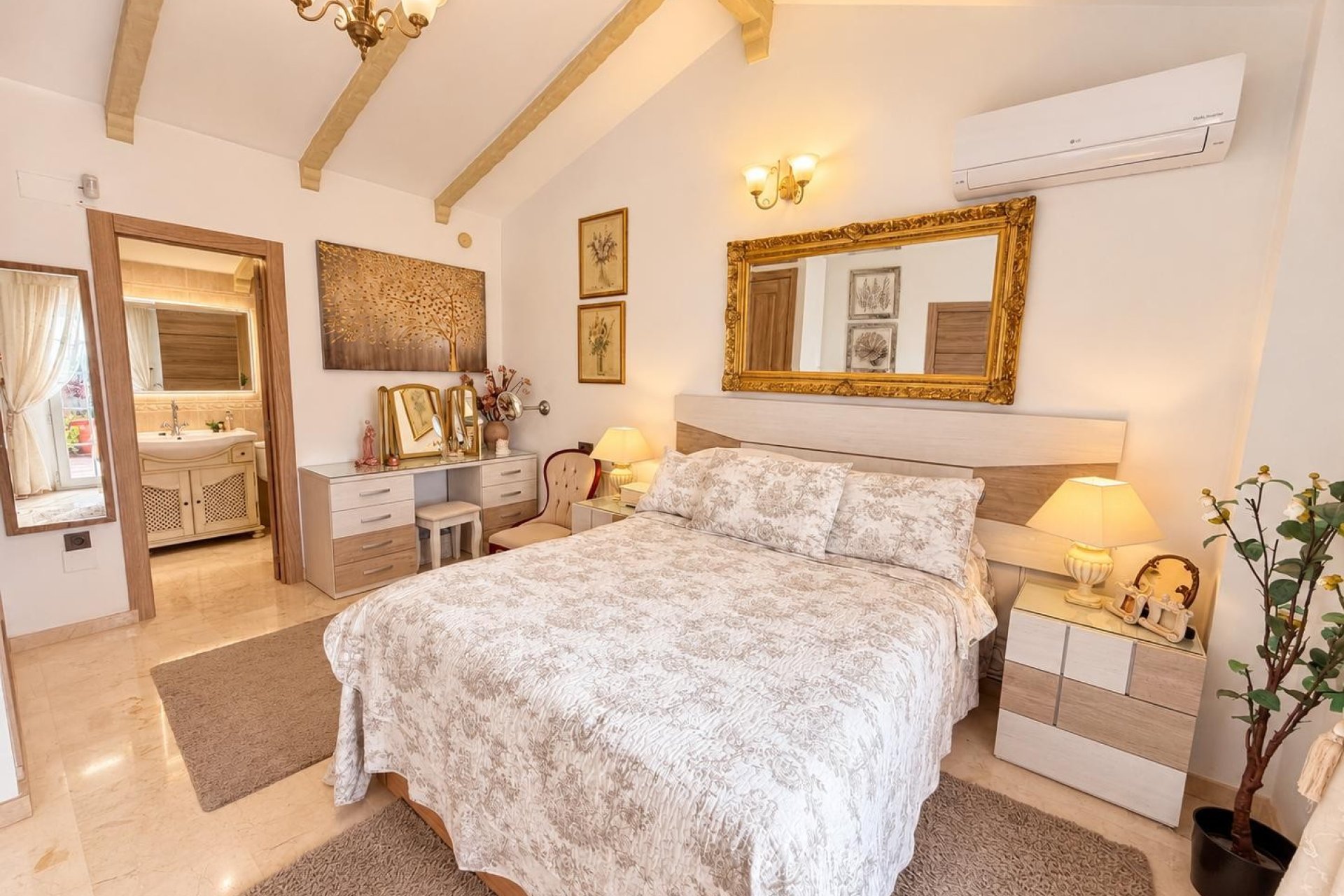Resale - Villa -
Orihuela Costa - Lomas de Cabo Roig