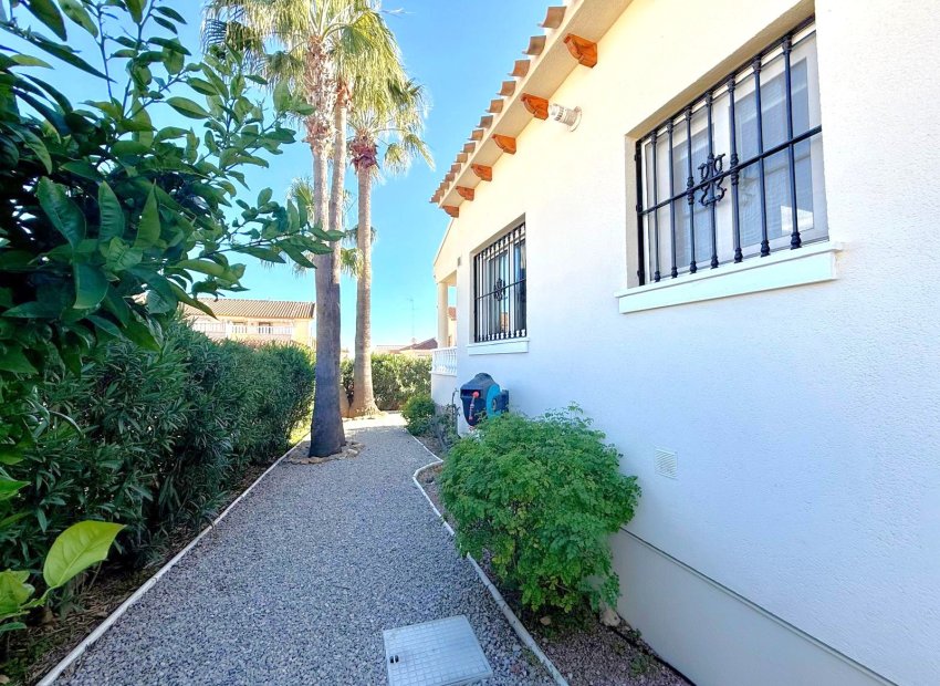 Resale - Villa -
Orihuela Costa - Los Dolses