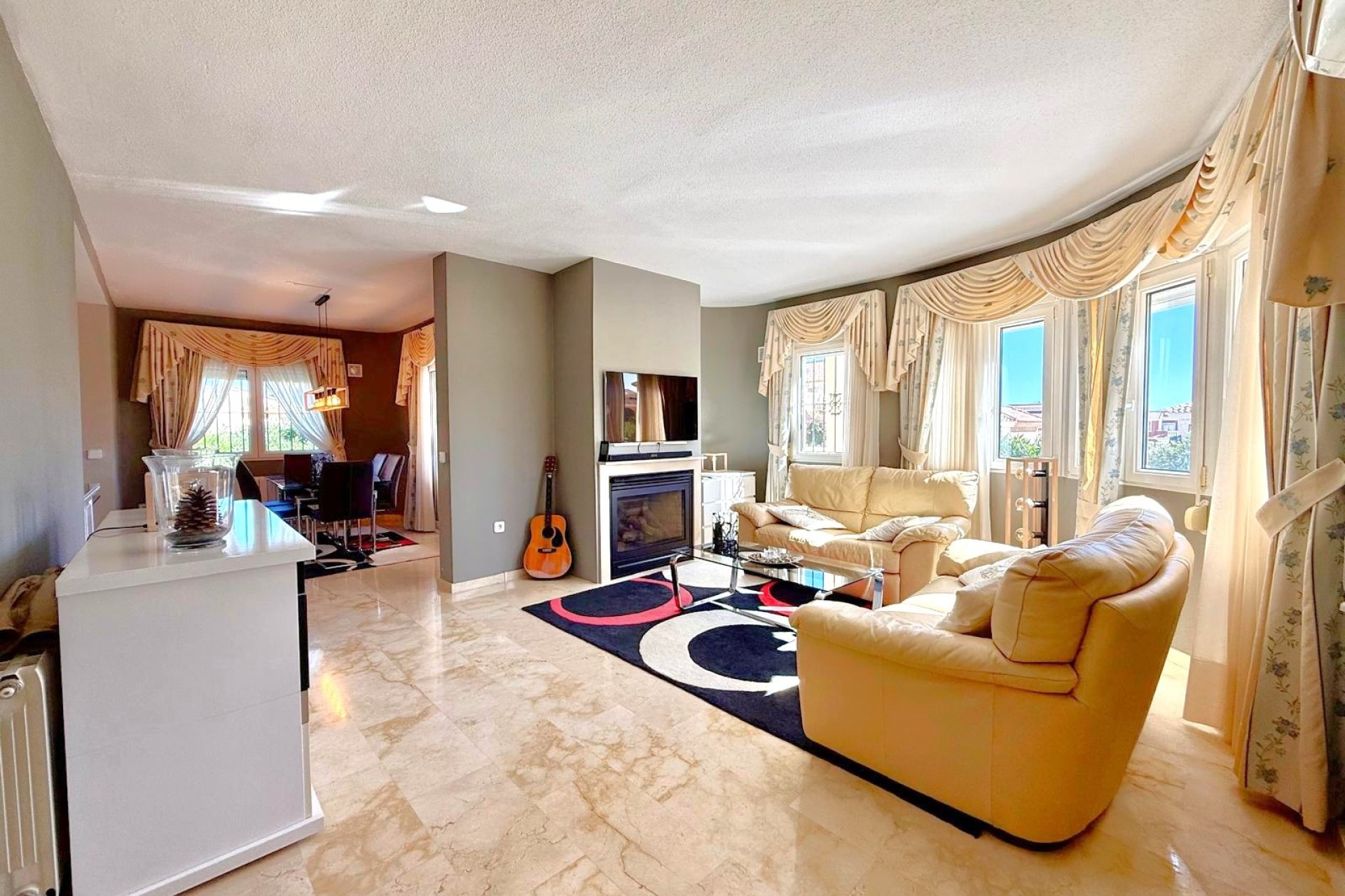 Resale - Villa -
Orihuela Costa - Los Dolses