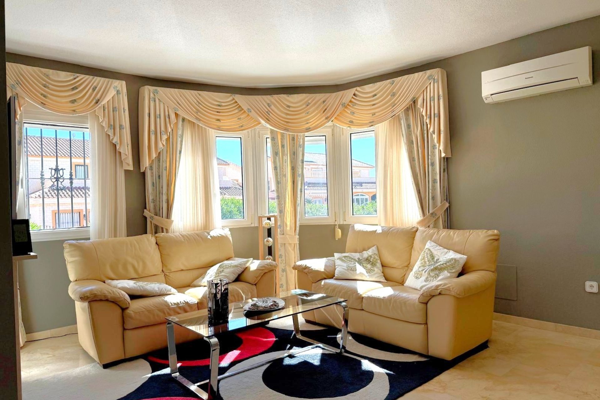 Resale - Villa -
Orihuela Costa - Los Dolses