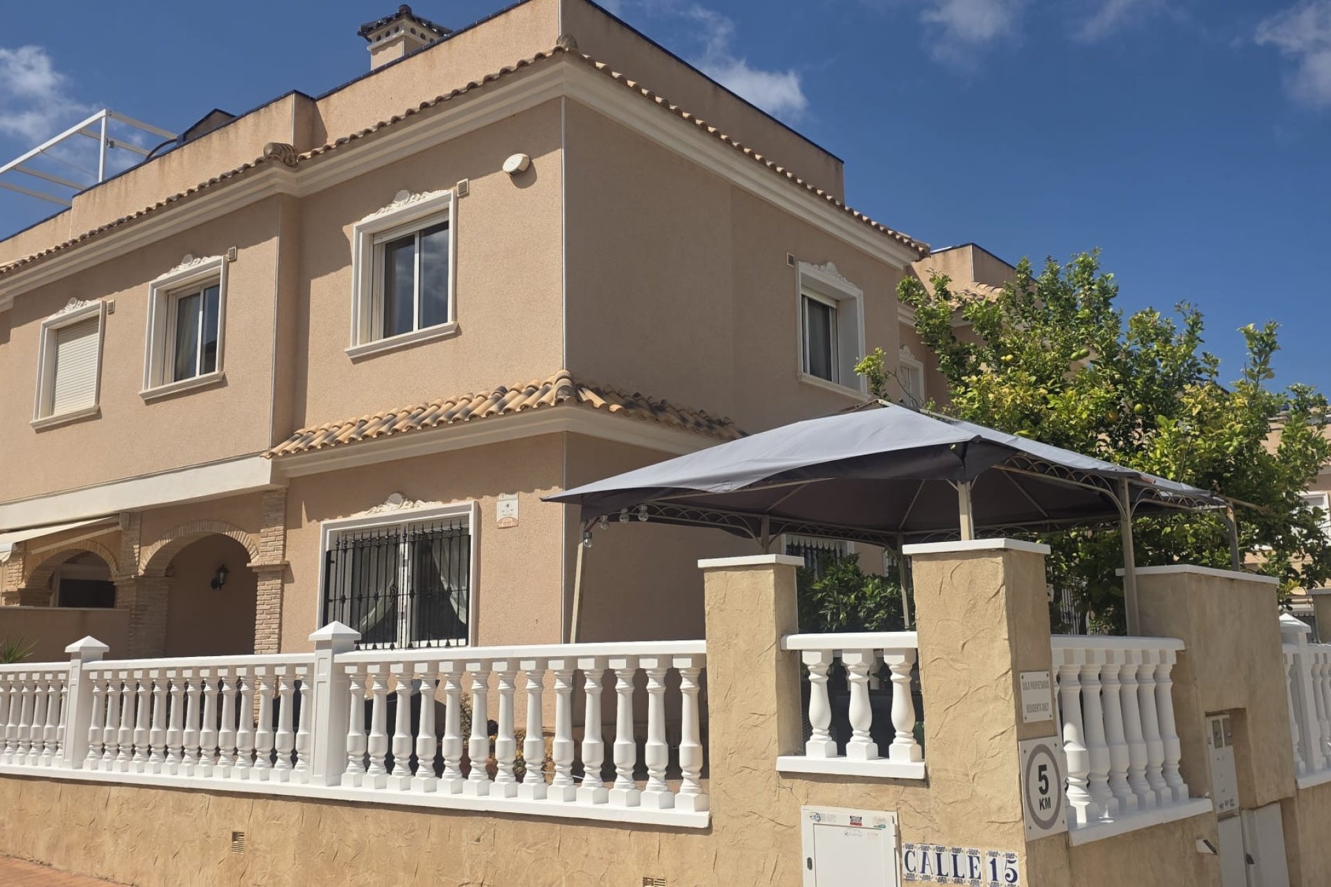 Resale - Villa -
Orihuela Costa - Los Dolses