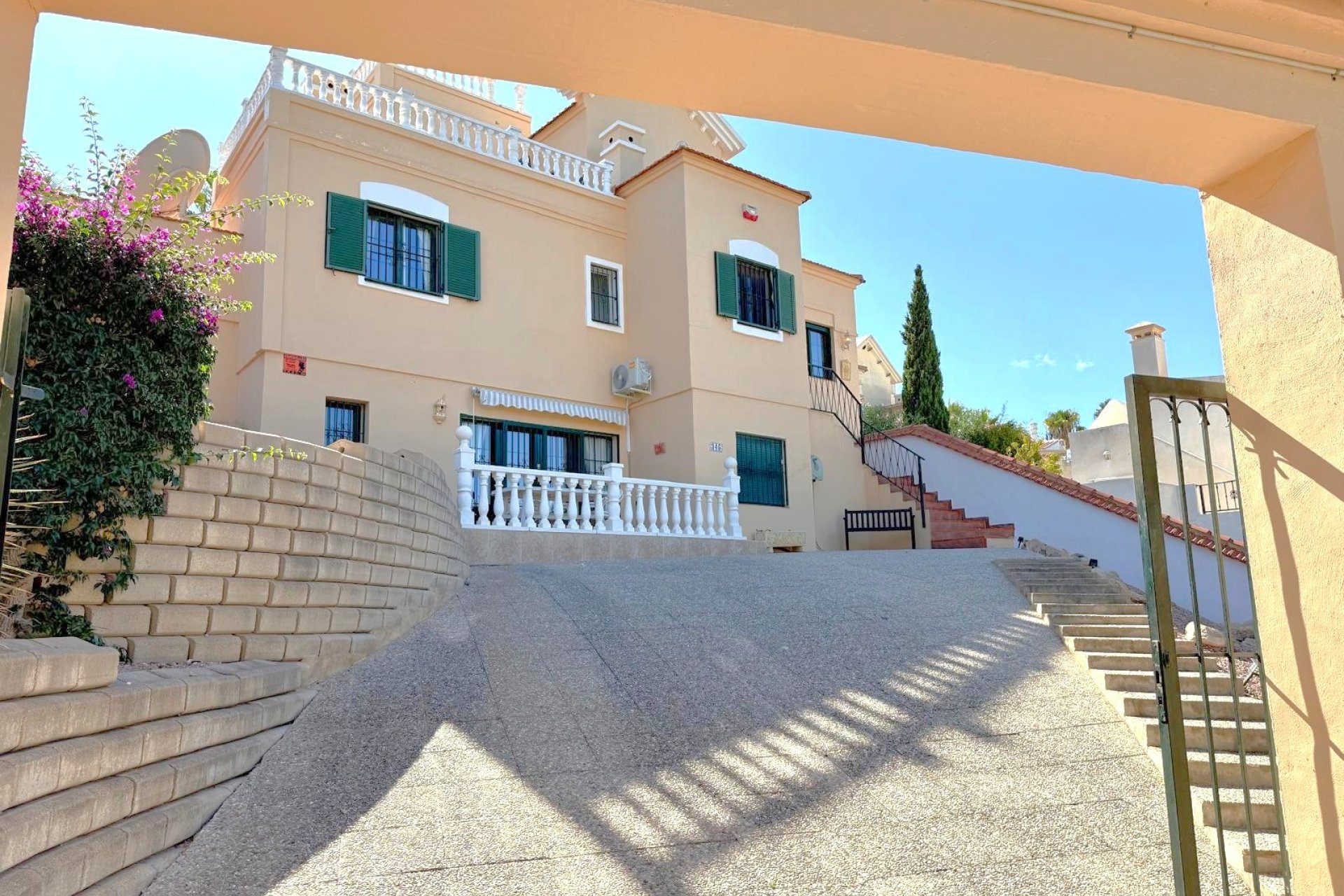 Resale - Villa -
Orihuela Costa - Los Dolses