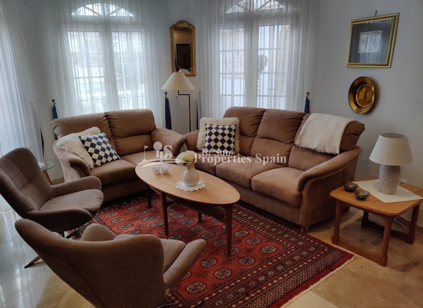 Resale - Villa -
Orihuela Costa - Los Dolses