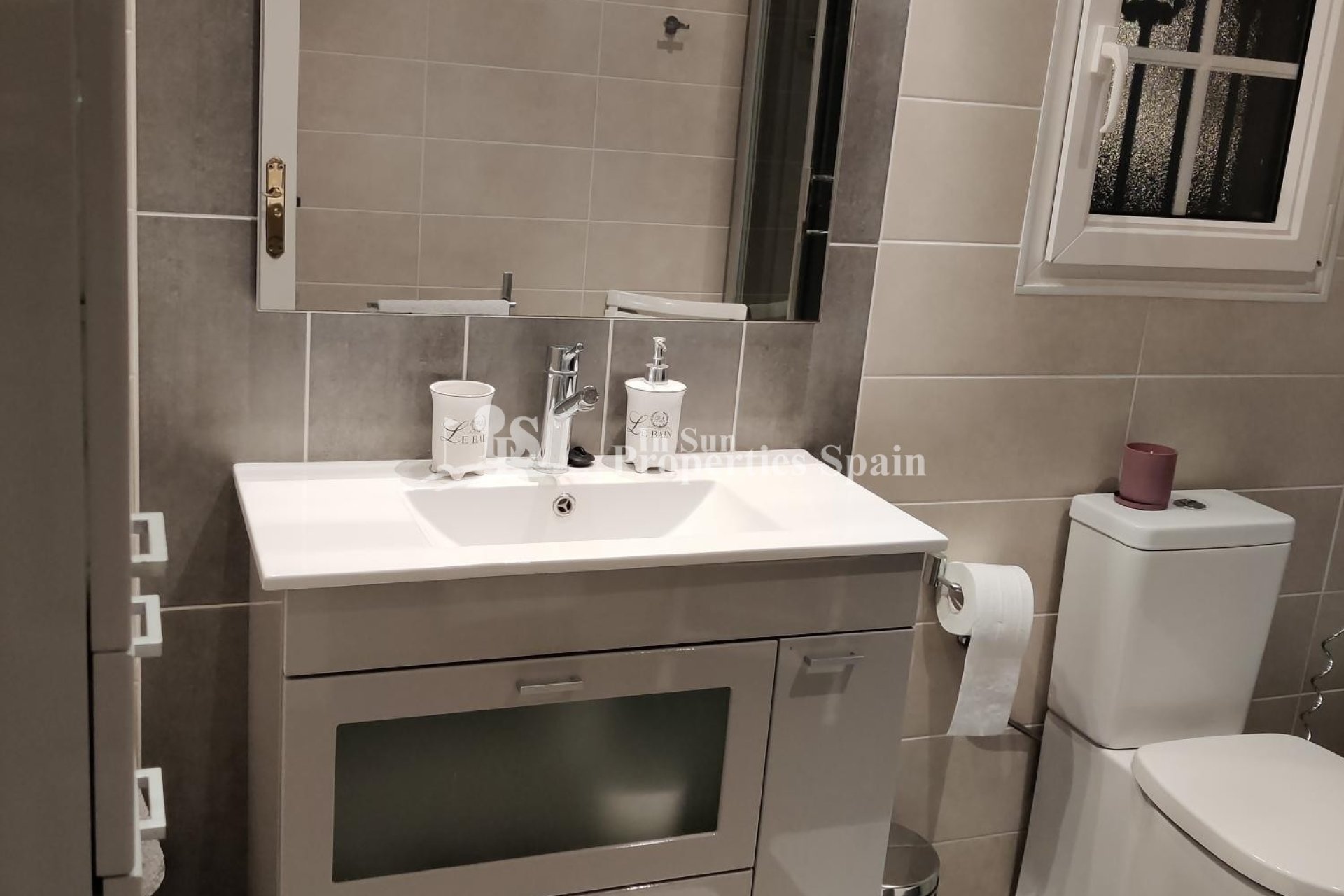 Resale - Villa -
Orihuela Costa - Los Dolses