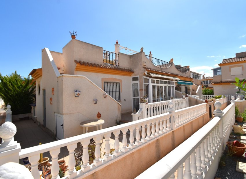 Resale - Villa -
Orihuela Costa - Playa Flamenca