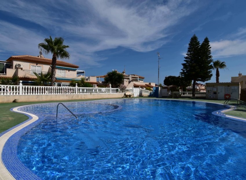 Resale - Villa -
Orihuela Costa - Playa Flamenca