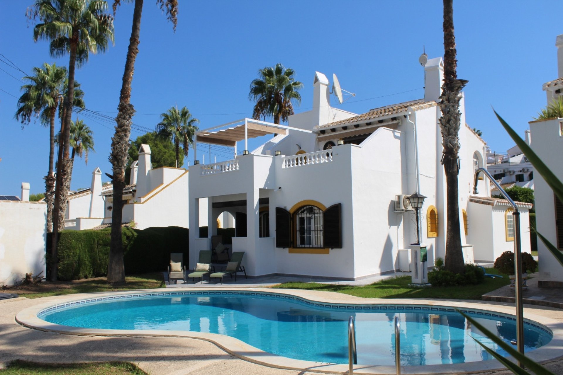 Resale - Villa -
Orihuela Costa - Villamartin Fortuna