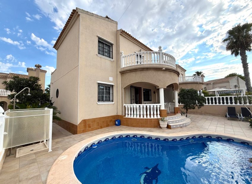 Resale - Villa -
Orihuela Costa - Villamartín-Las Filipinas