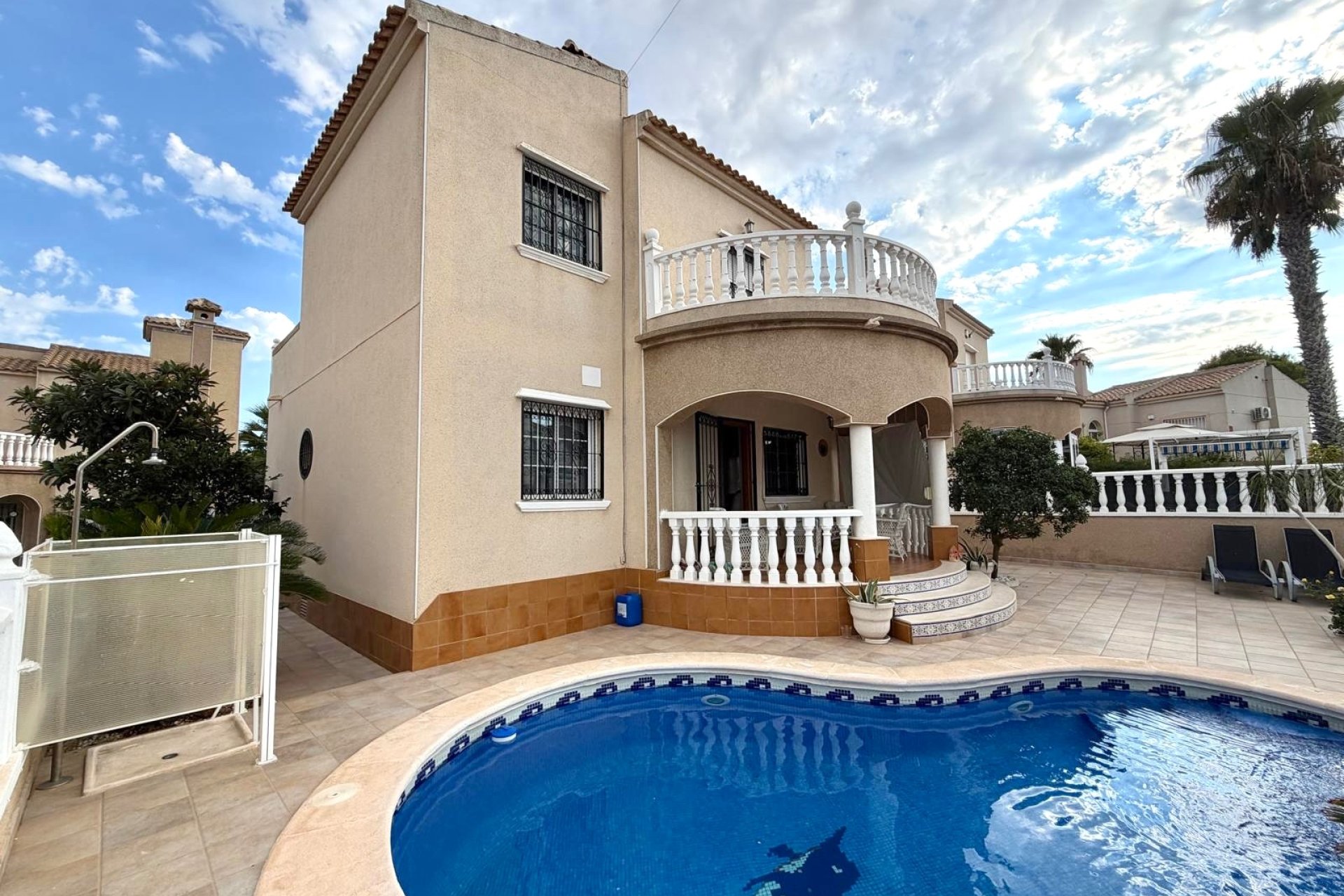 Resale - Villa -
Orihuela Costa - Villamartín-Las Filipinas