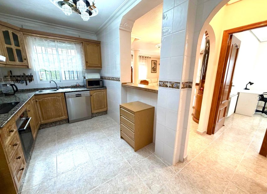 Resale - Villa -
Orihuela Costa - Villamartín-Las Filipinas