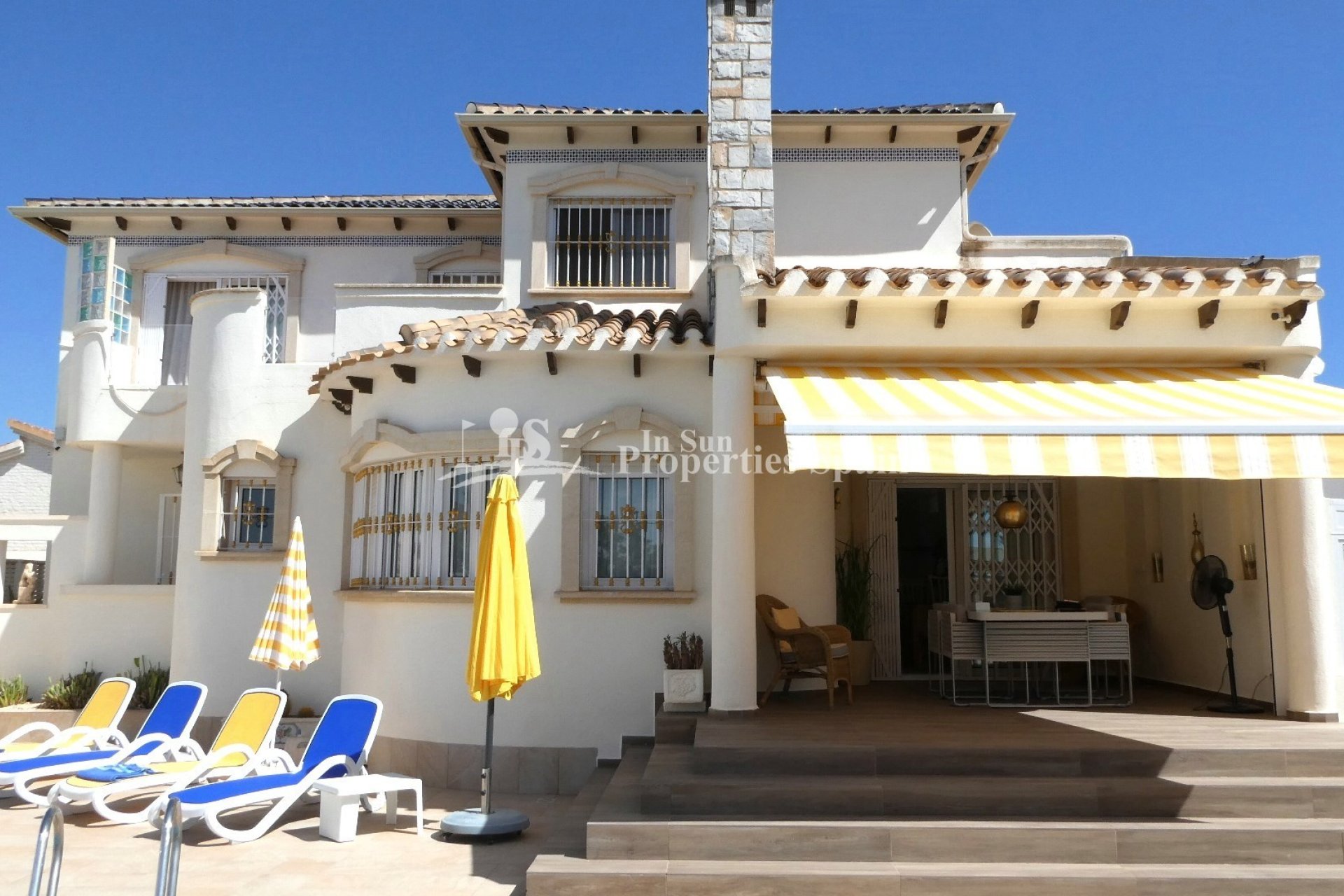Resale - Villa -
Orihuela Costa - Villamartin Los Dolses