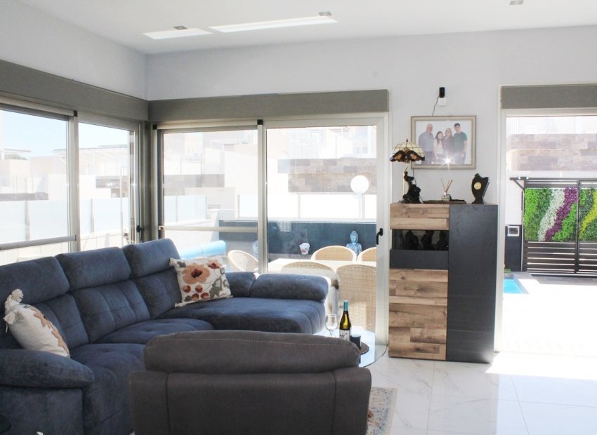 Resale - Villa -
Orihuela Costa - Villamartin-Pau26