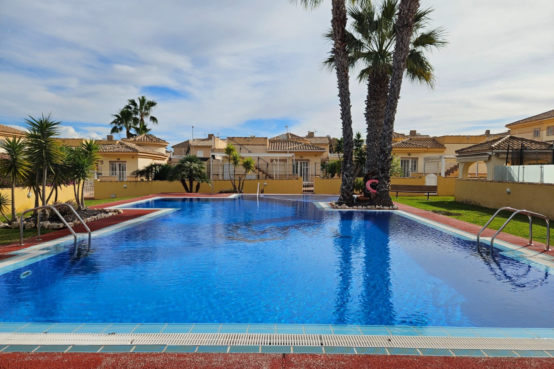 Resale - Villa -
Orihuela Costa - Villamartin