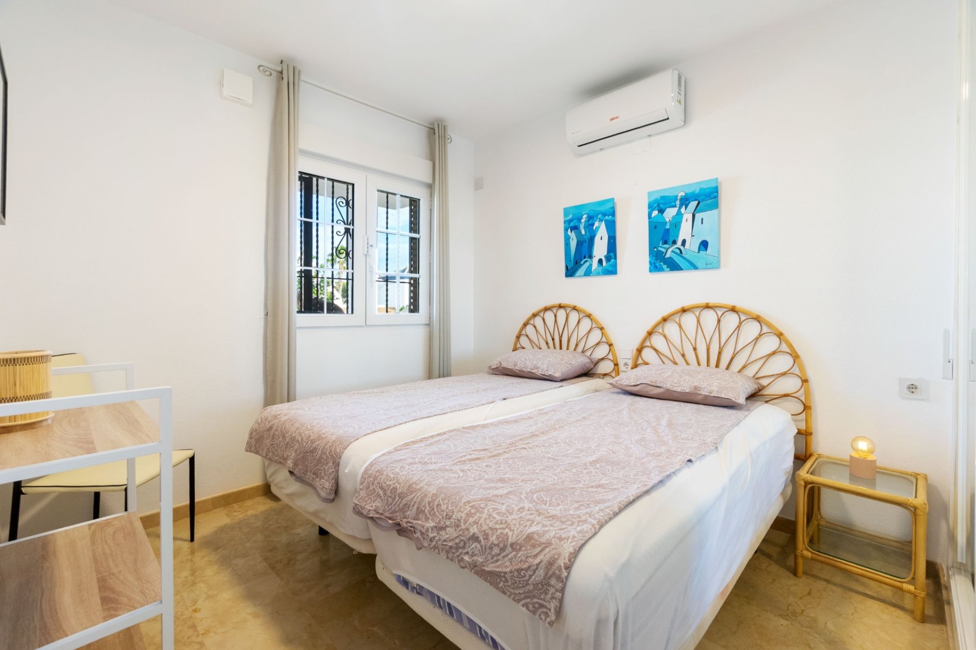 Resale - Villa -
Orihuela Costa - Villamartin